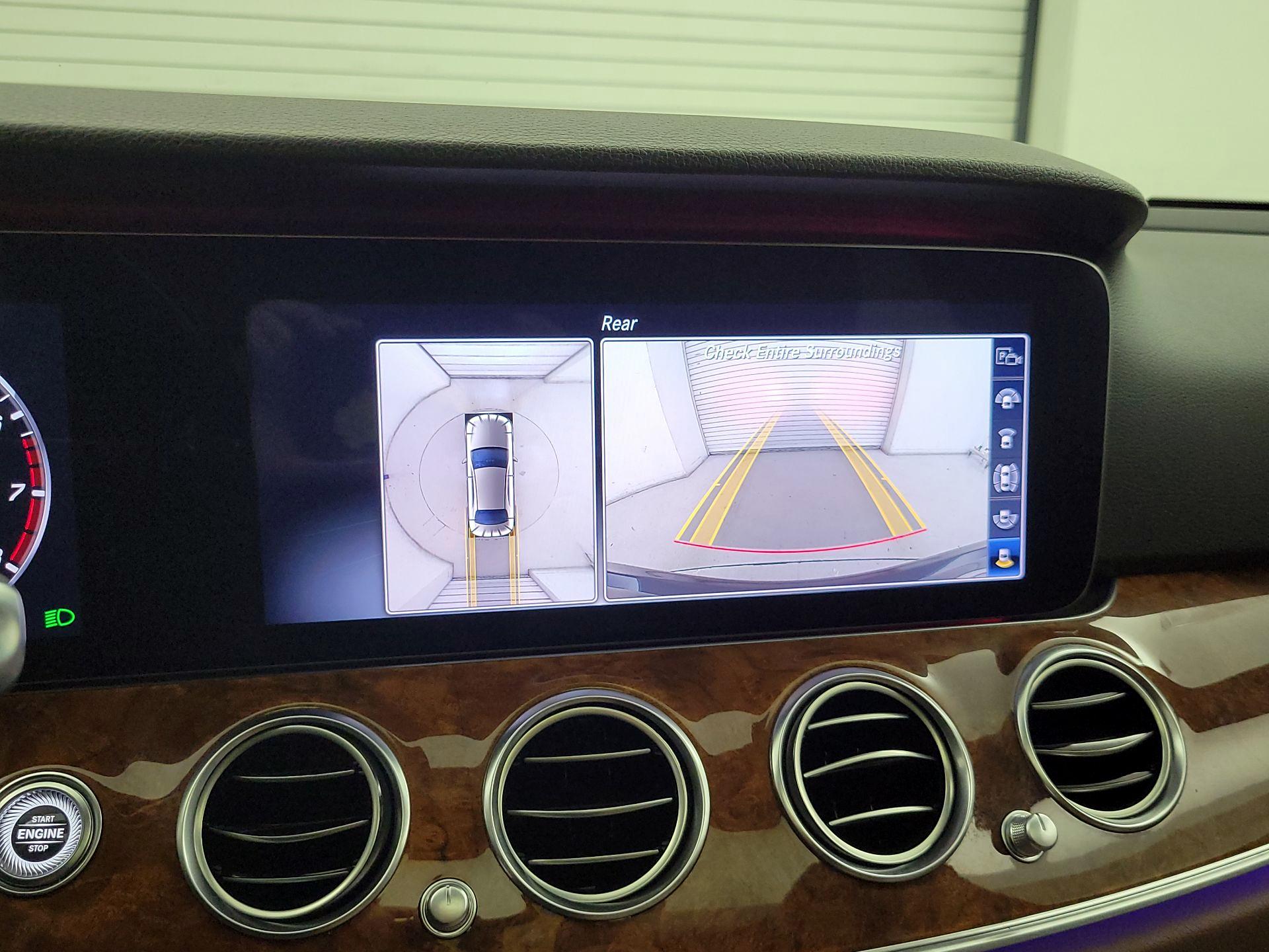 Thumbnail: 2020 Mercedes-Benz E-Class - 15