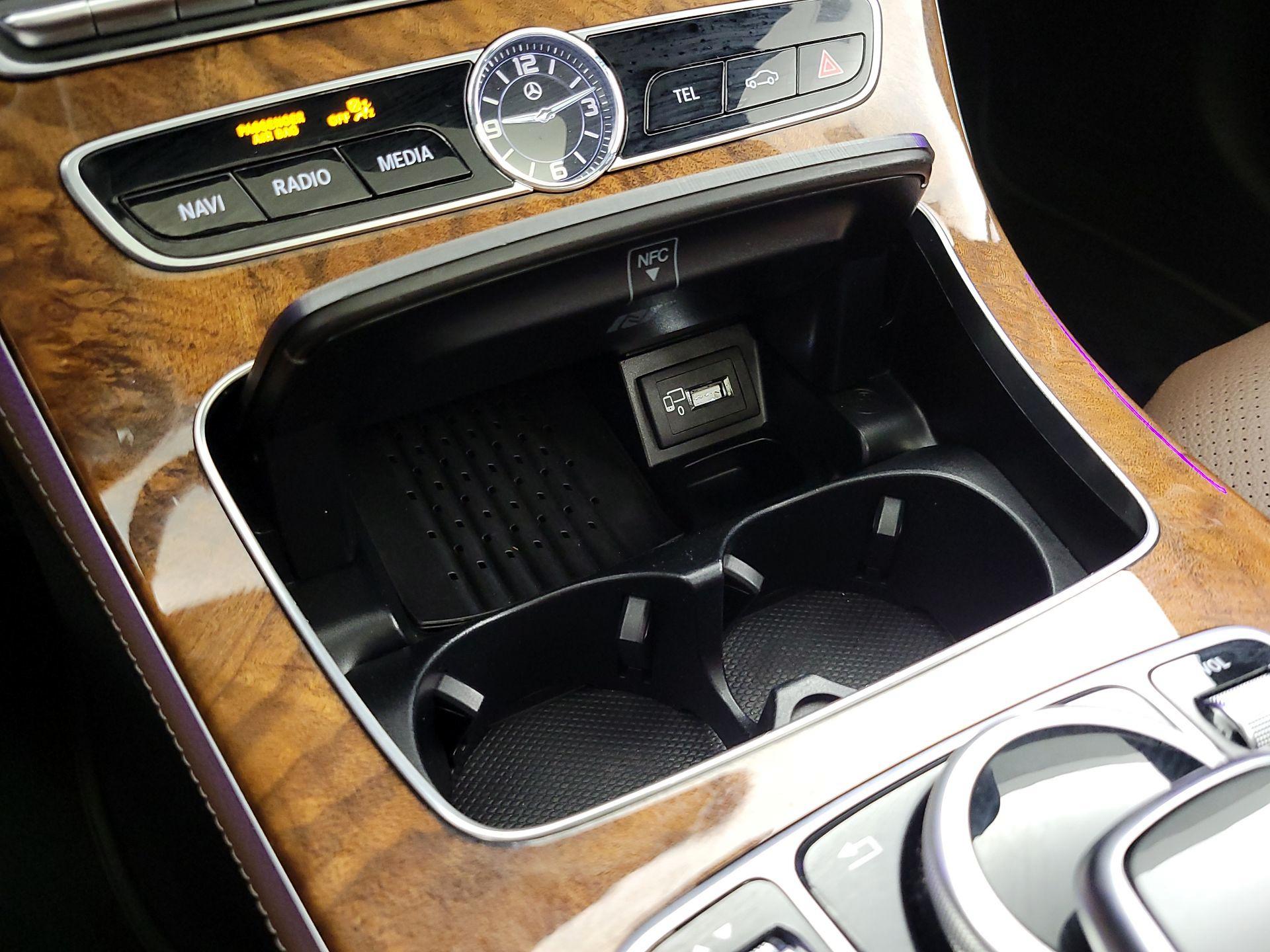 Thumbnail: 2020 Mercedes-Benz E-Class - 19