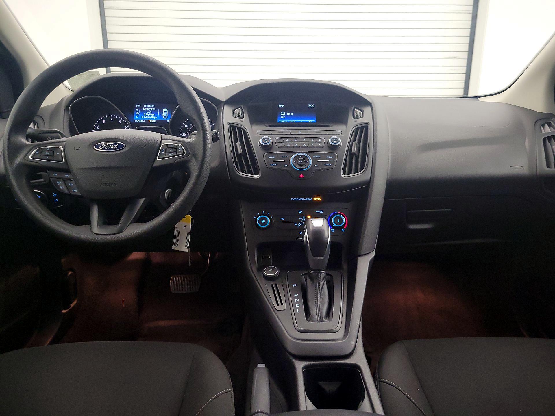 Thumbnail: 2015 Ford Focus - 9