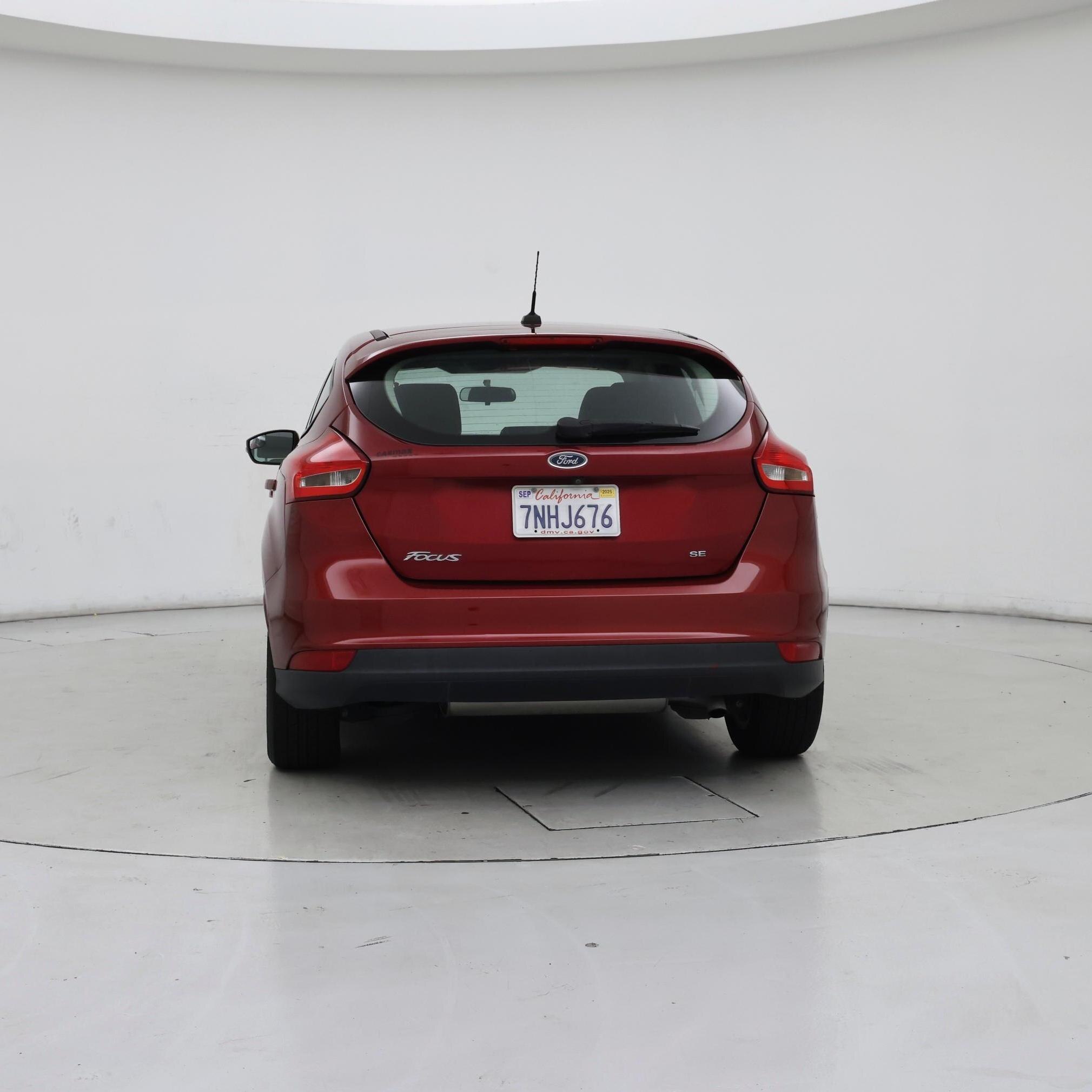 Thumbnail: 2015 Ford Focus - 6