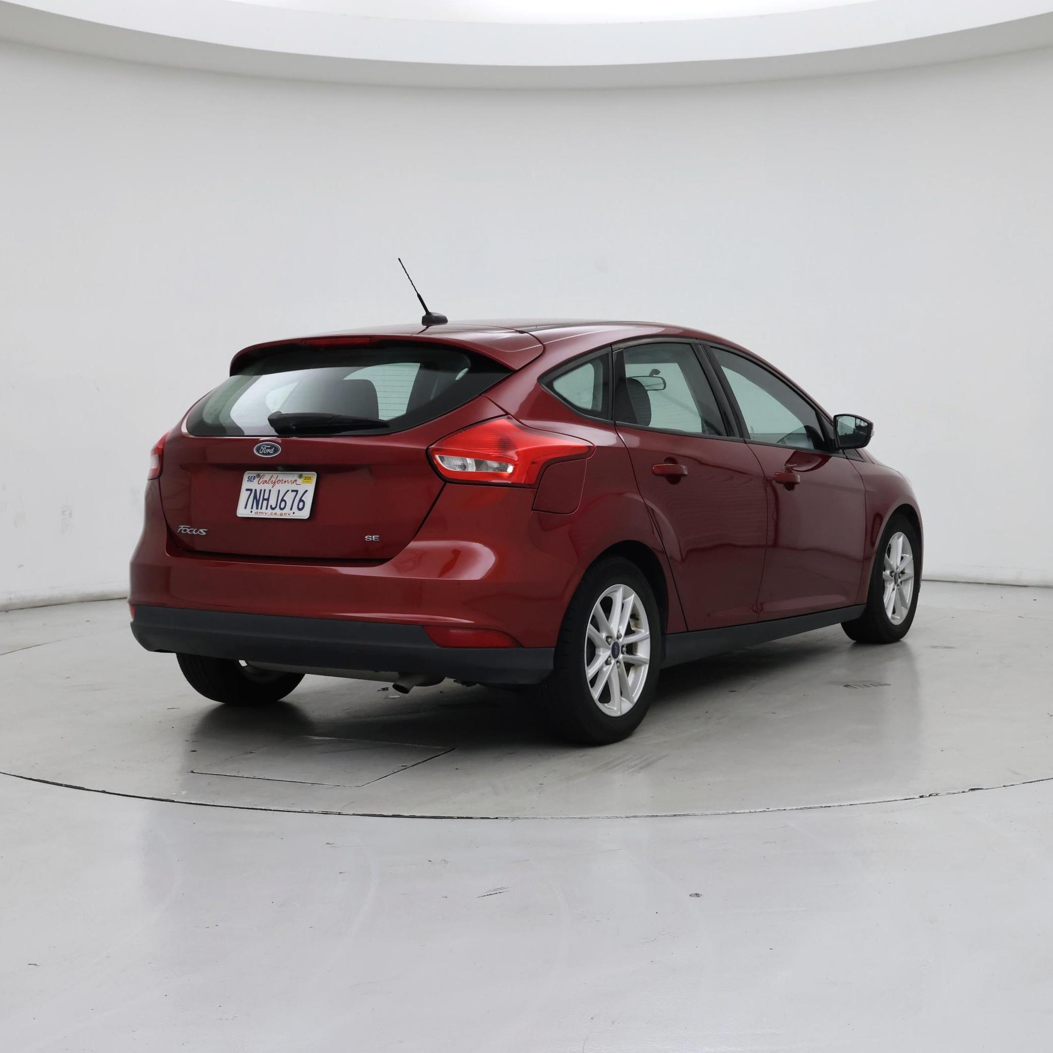 Thumbnail: 2015 Ford Focus - 8
