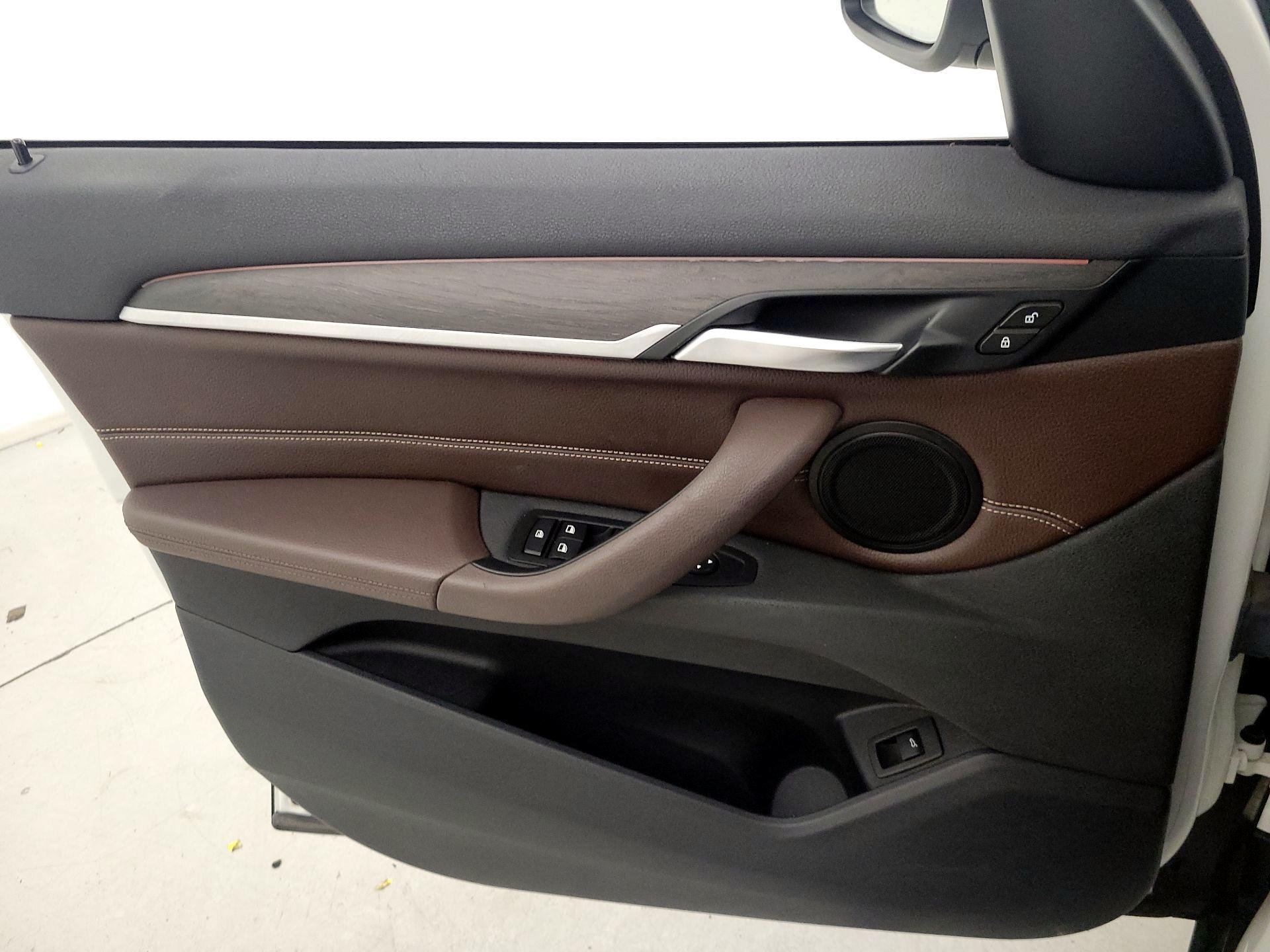 Thumbnail: 2017 BMW X1 - 12