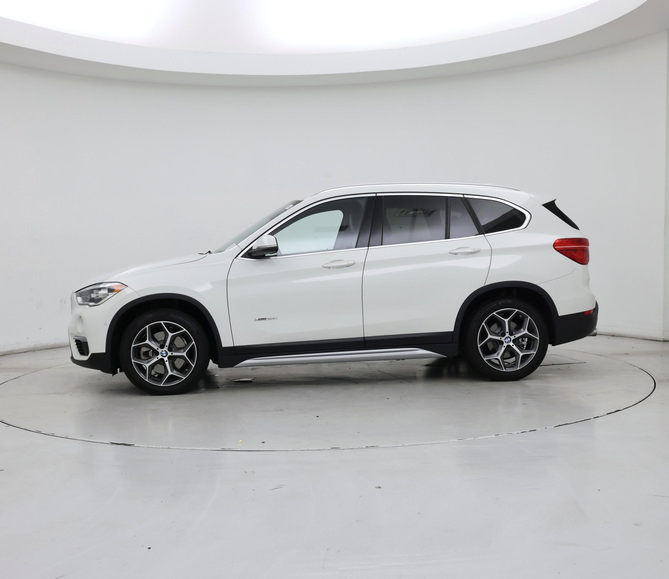 Thumbnail: 2017 BMW X1 - 3