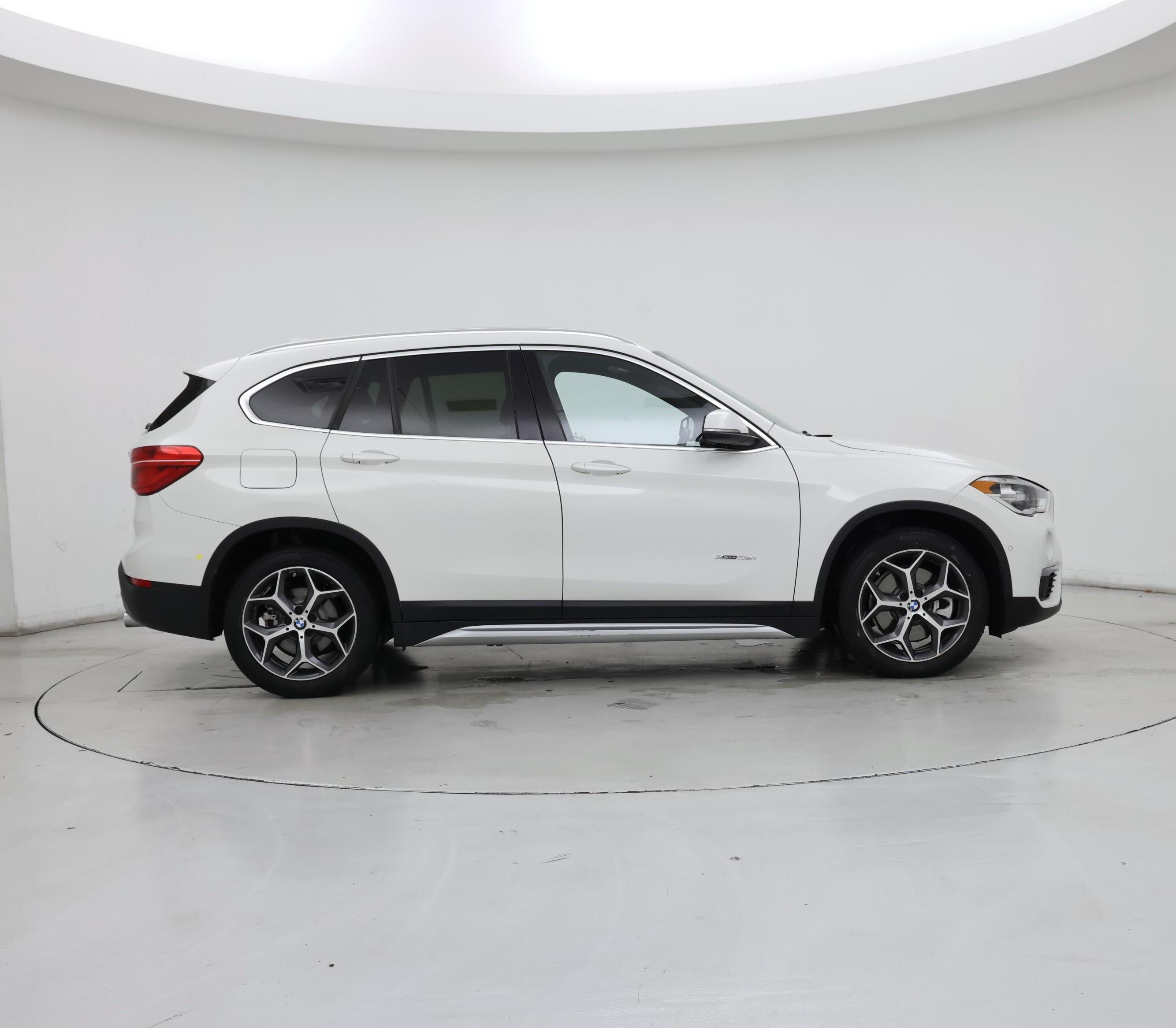 Thumbnail: 2017 BMW X1 - 7