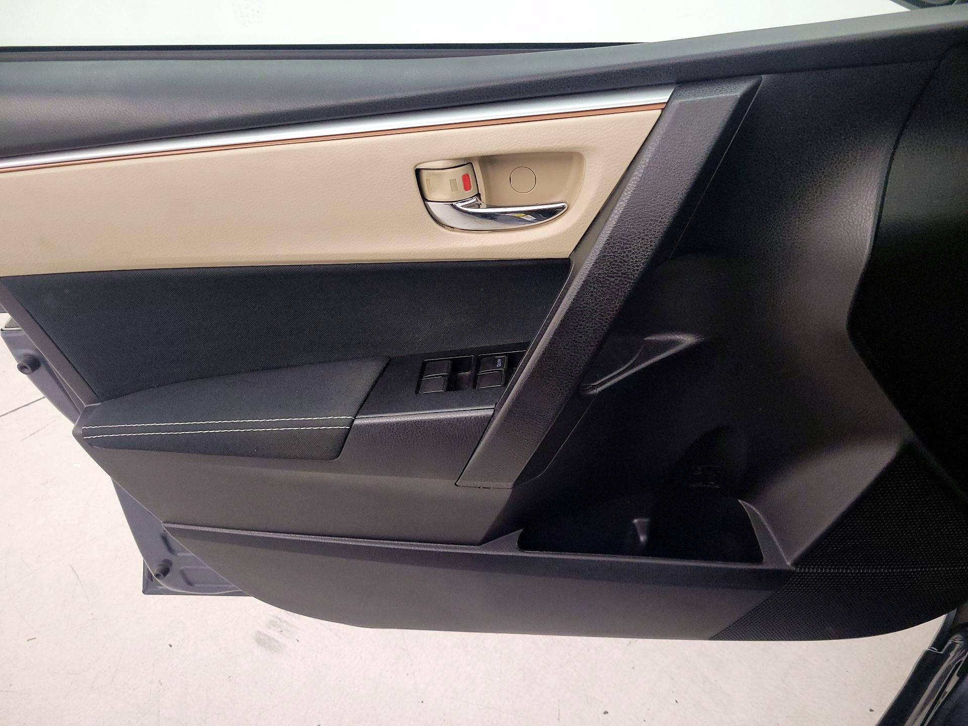 Thumbnail: 2015 Toyota Corolla - 12