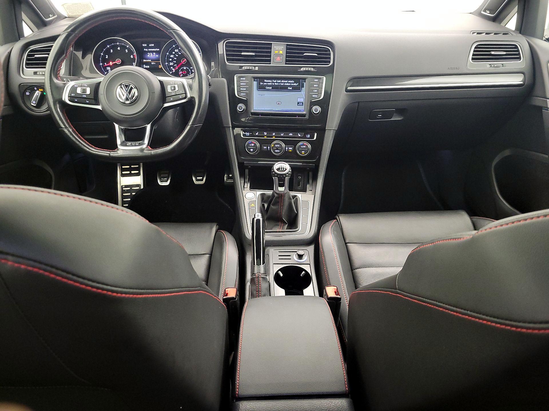 Thumbnail: 2016 Volkswagen Golf - 9