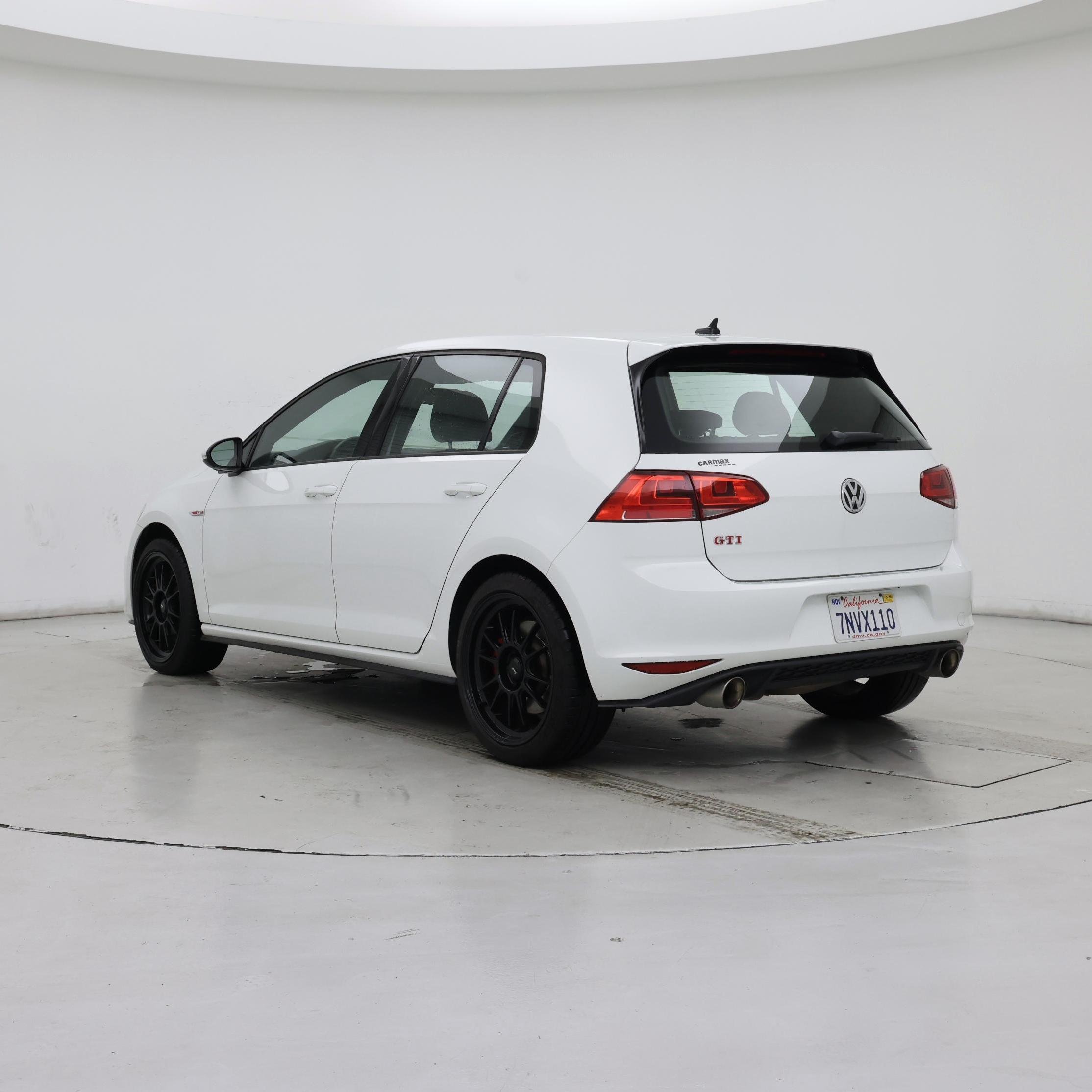 Thumbnail: 2016 Volkswagen Golf - 2