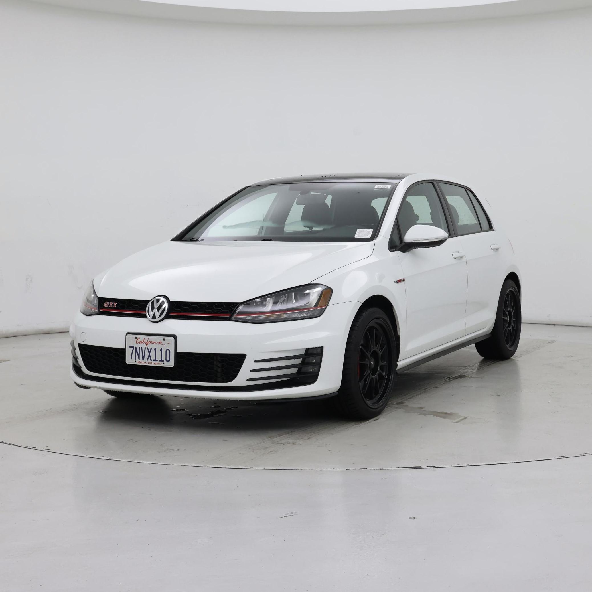 Thumbnail: 2016 Volkswagen Golf - 4