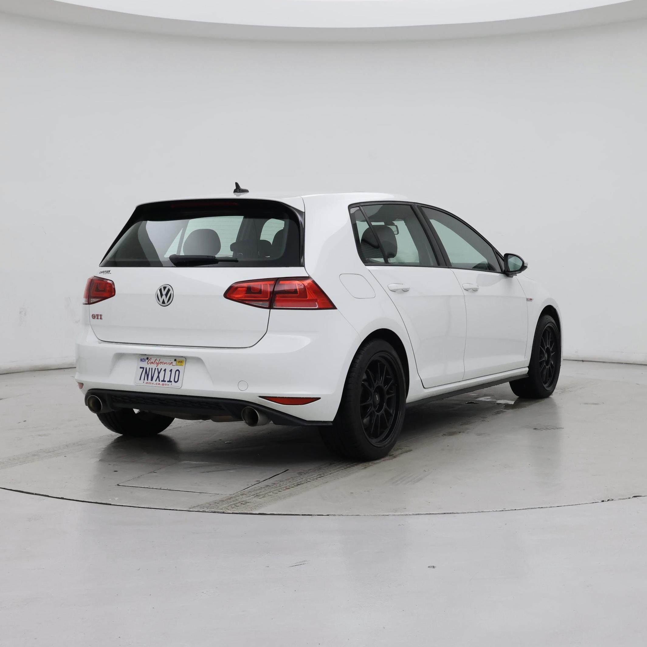 Thumbnail: 2016 Volkswagen Golf - 8