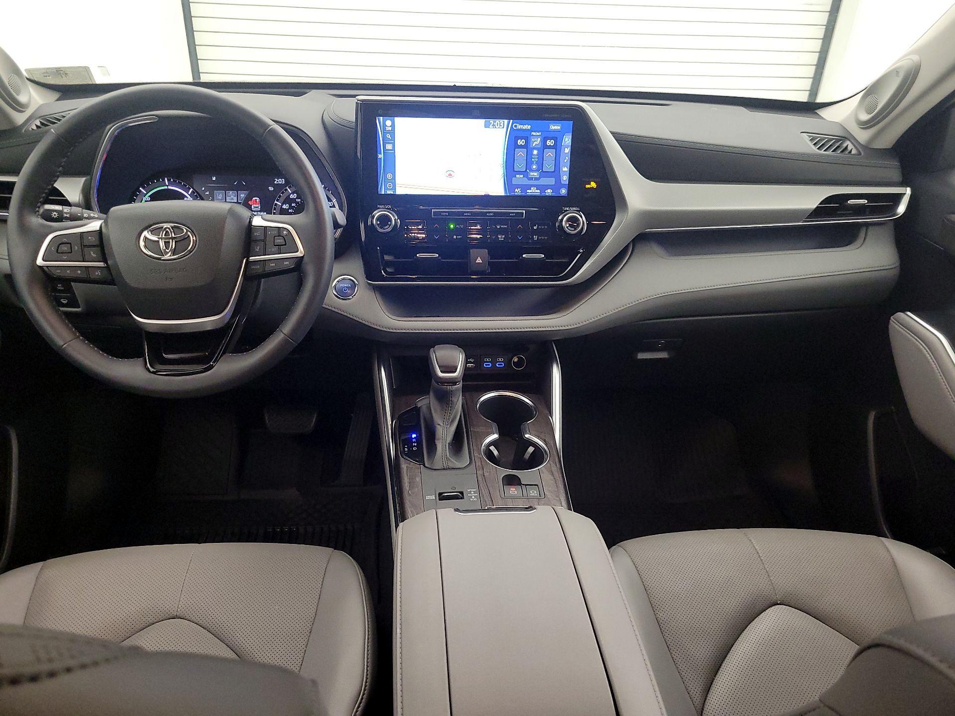 Thumbnail: 2022 Toyota Highlander - 9