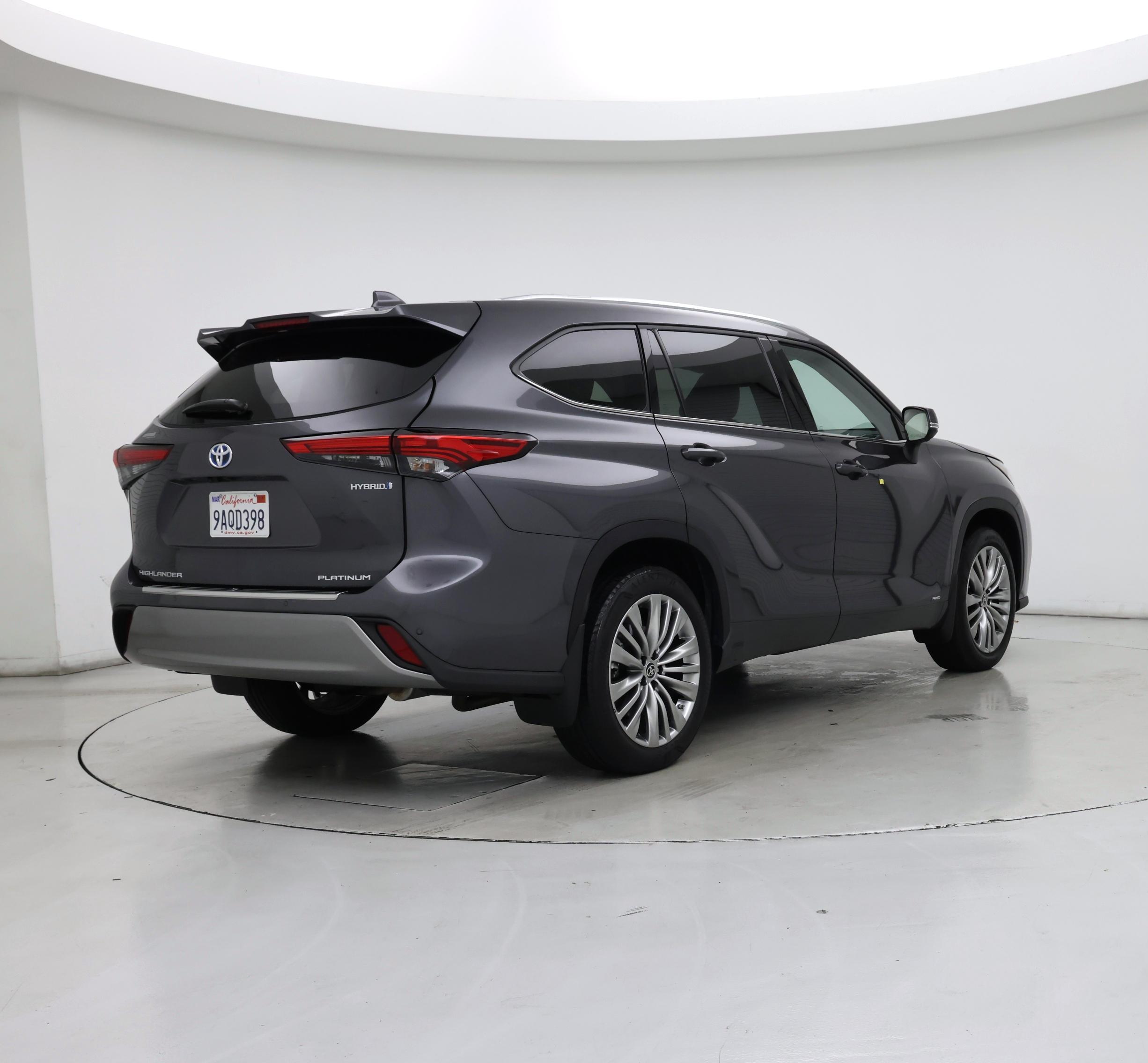 Thumbnail: 2022 Toyota Highlander - 8