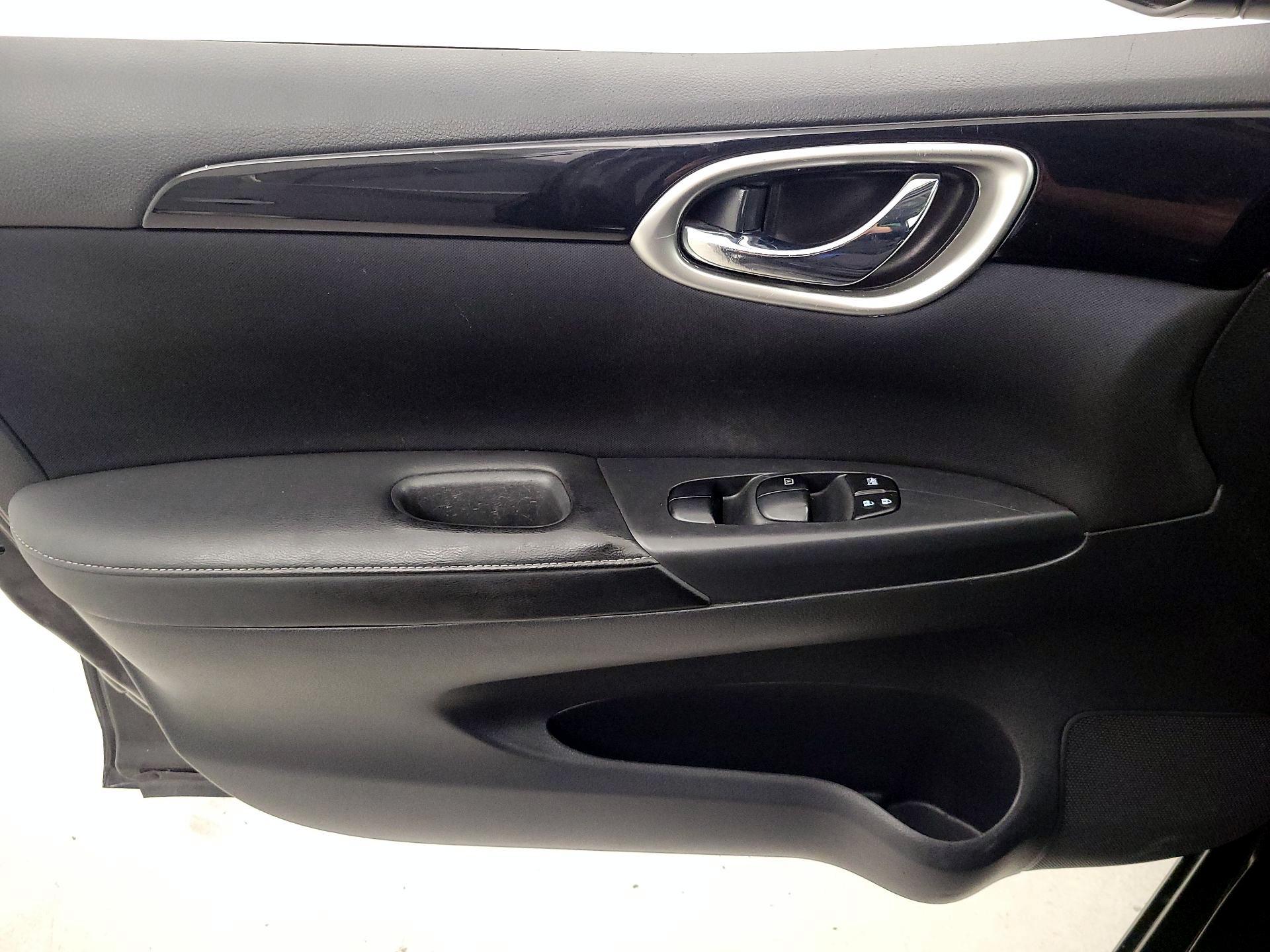 Thumbnail: 2017 Nissan Sentra - 12