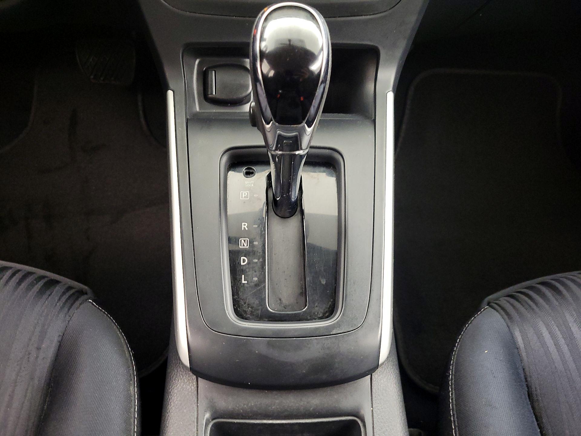 Thumbnail: 2017 Nissan Sentra - 17