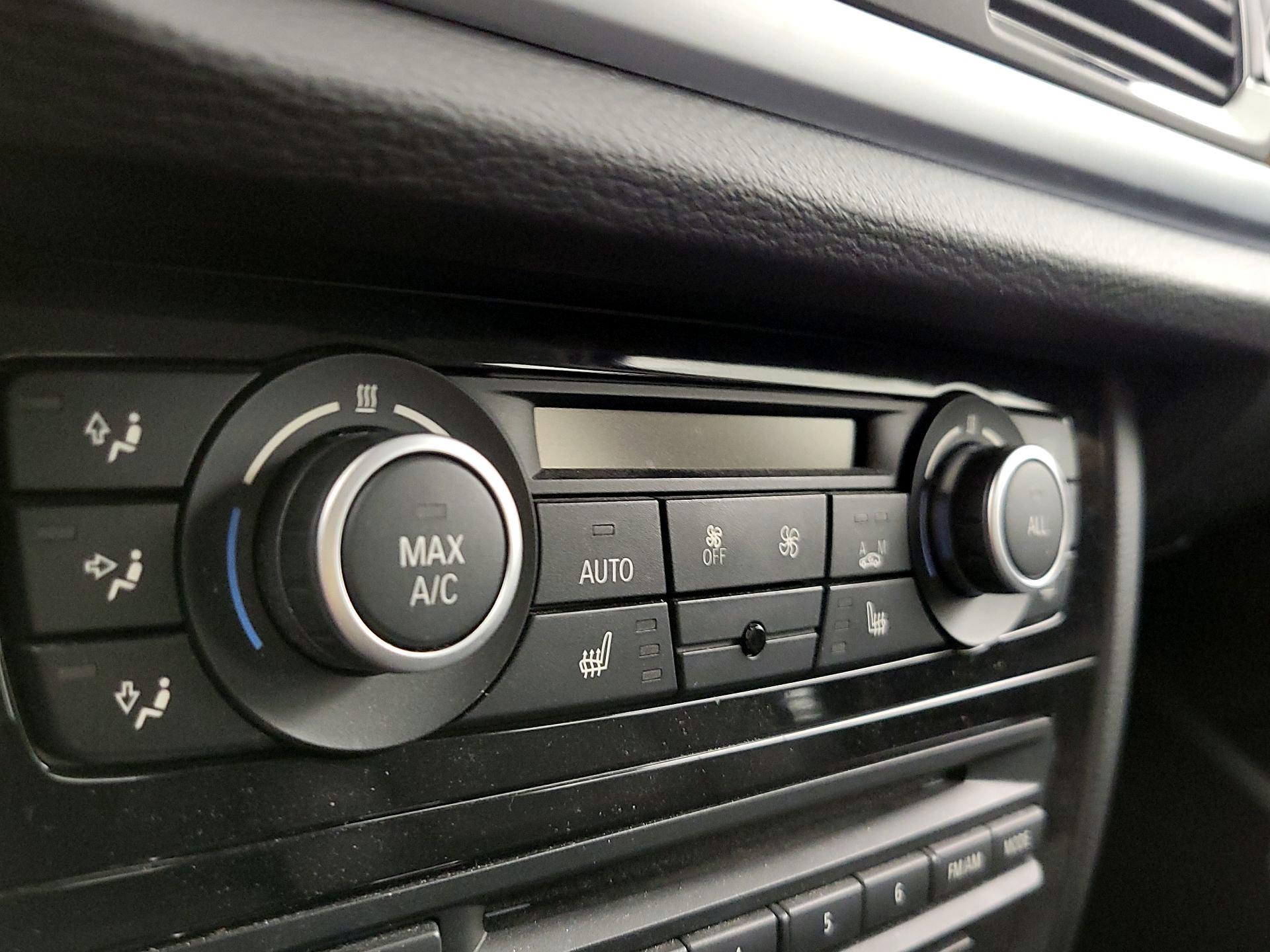 Thumbnail: 2015 BMW X1 - 17