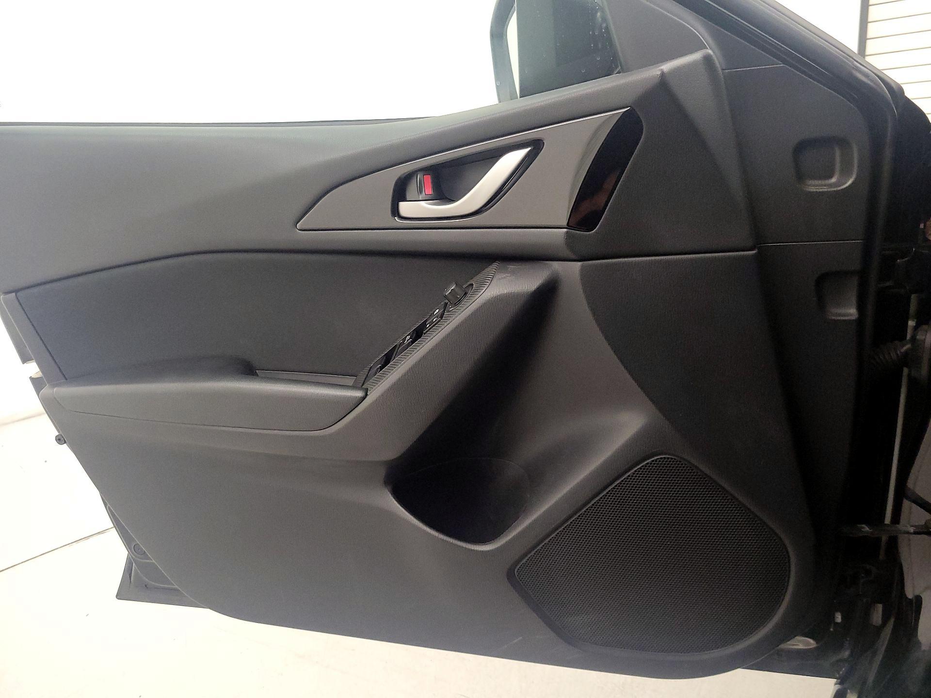 Thumbnail: 2016 Mazda Mazda3 - 12