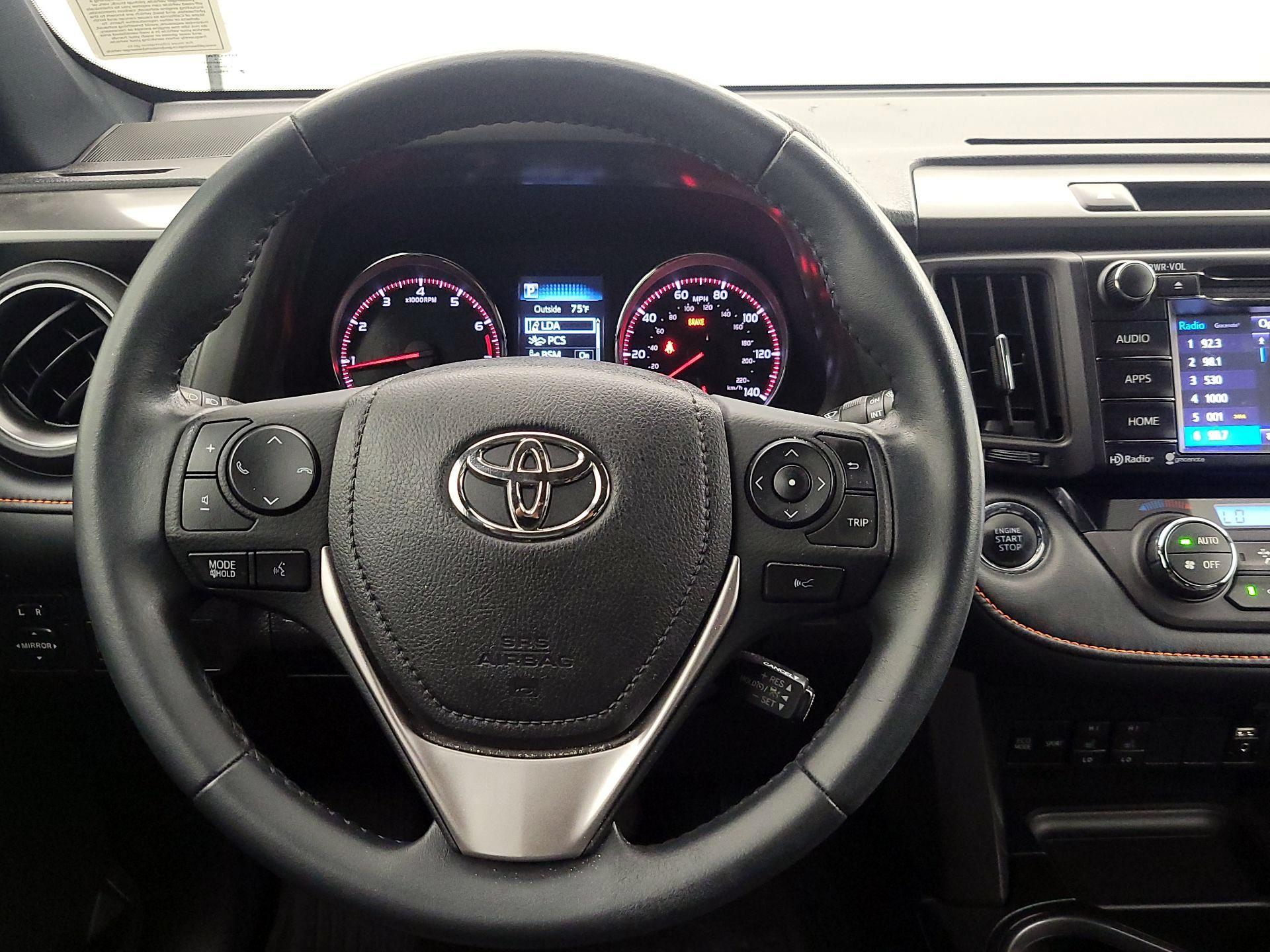 Thumbnail: 2018 Toyota RAV4 - 10