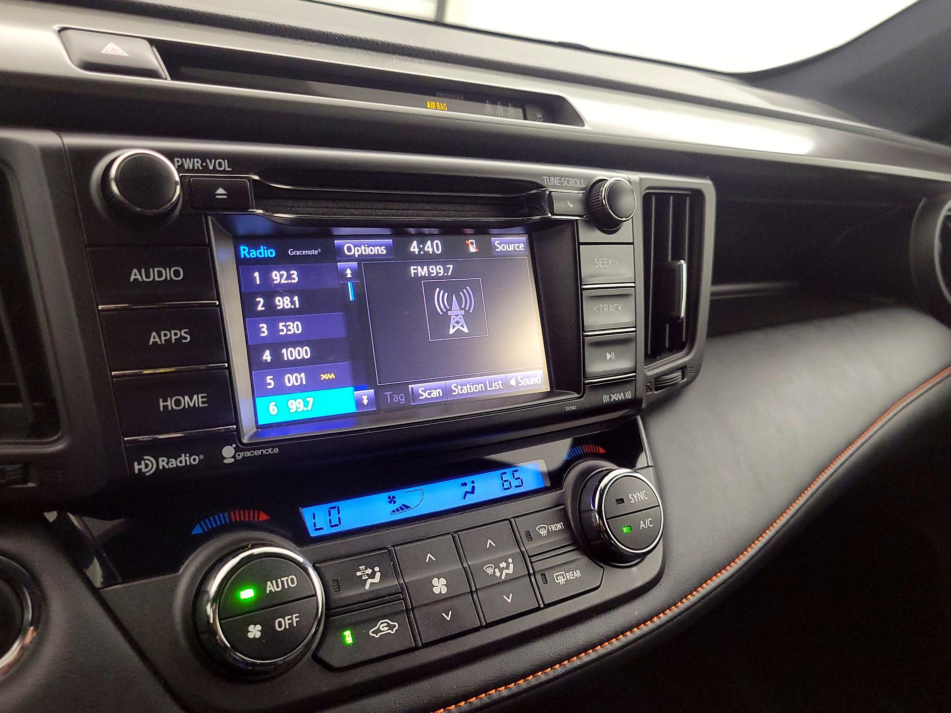 Thumbnail: 2018 Toyota RAV4 - 15