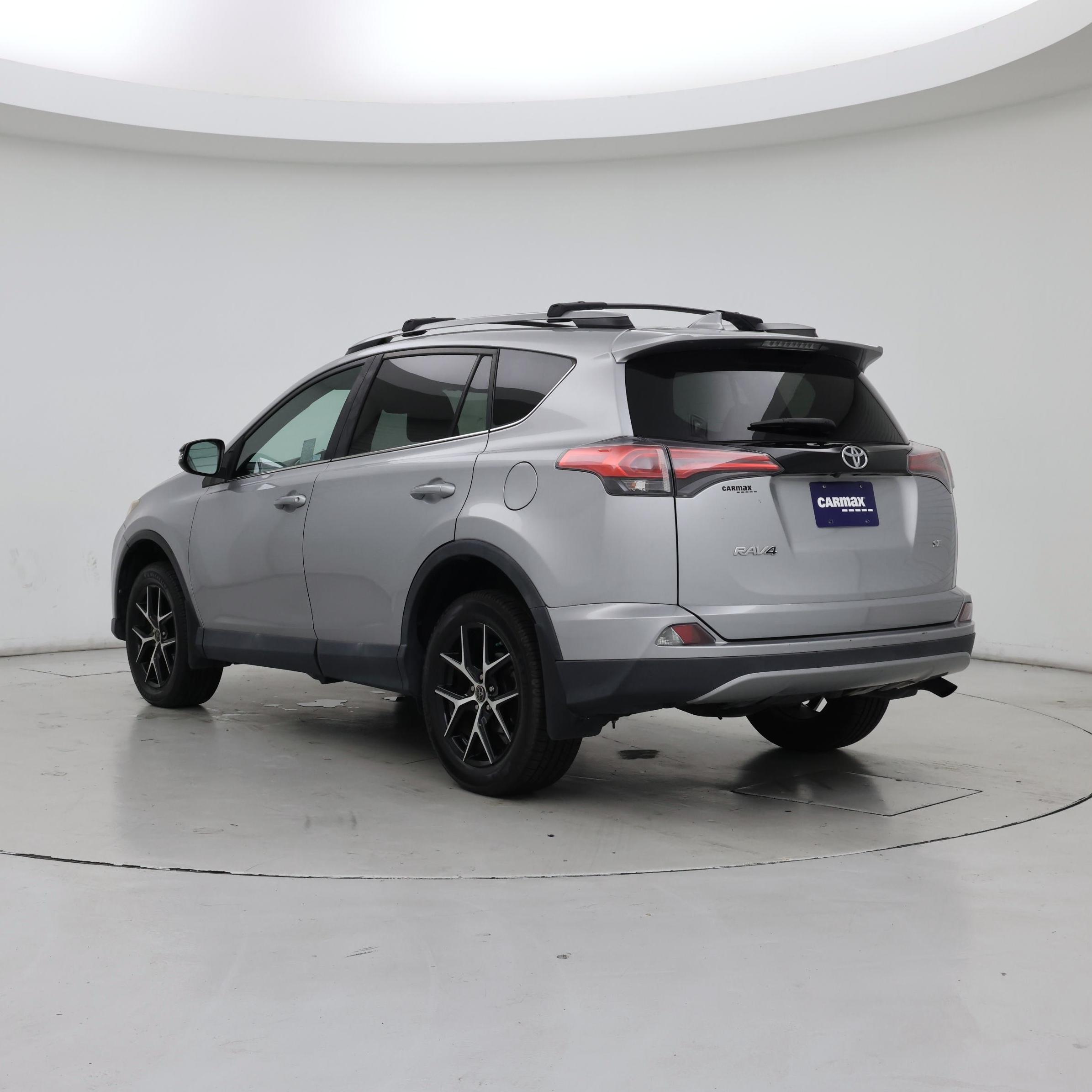 Thumbnail: 2018 Toyota RAV4 - 2