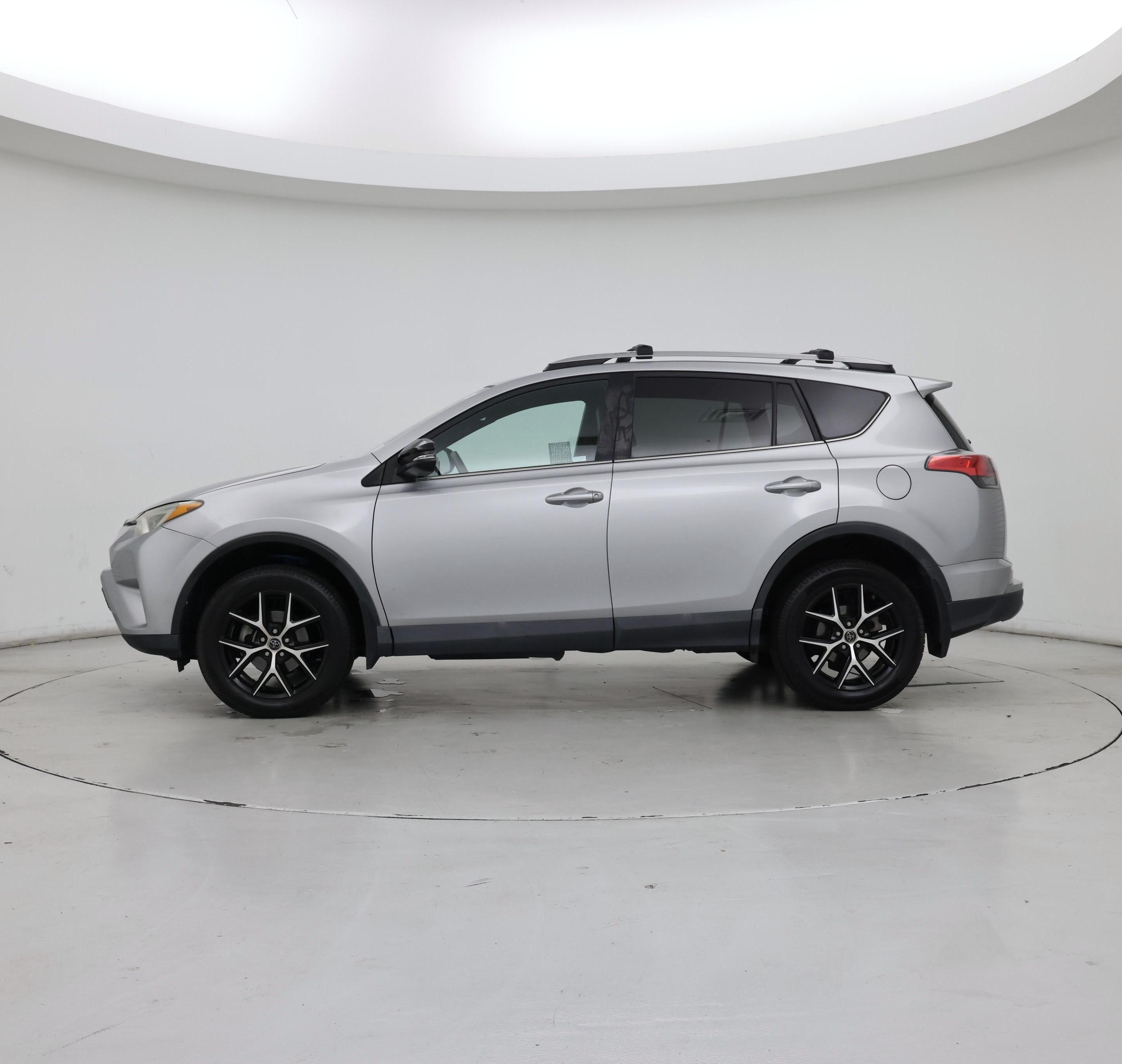 Thumbnail: 2018 Toyota RAV4 - 3