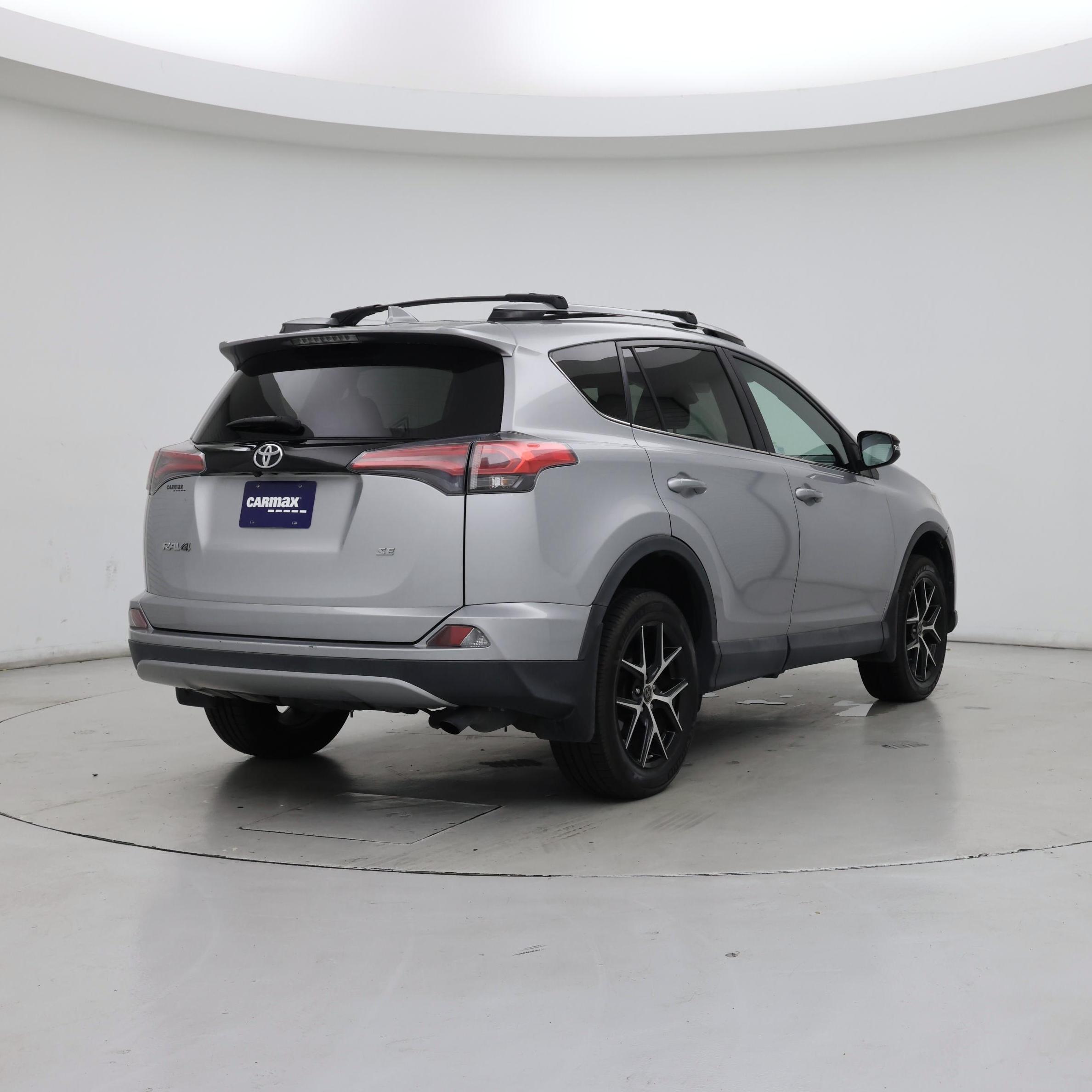 Thumbnail: 2018 Toyota RAV4 - 8