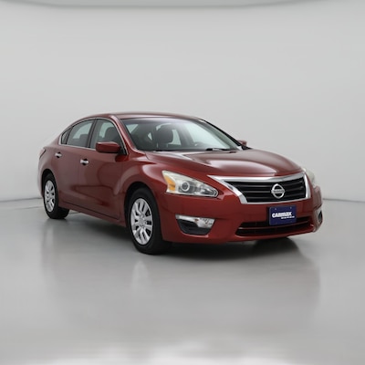 Red 2014 Nissan Altima S
