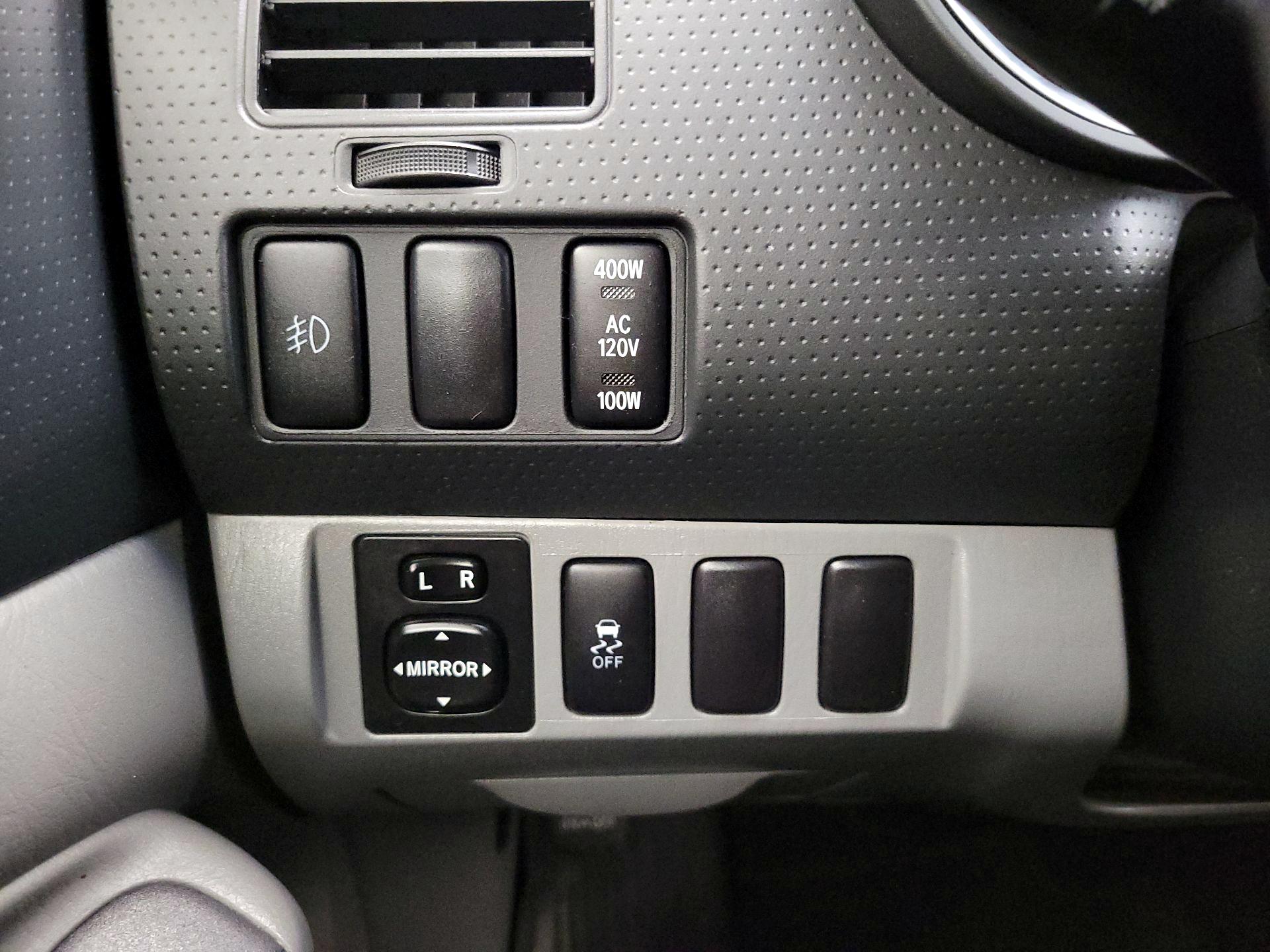 Thumbnail: 2015 Toyota Tacoma - 11