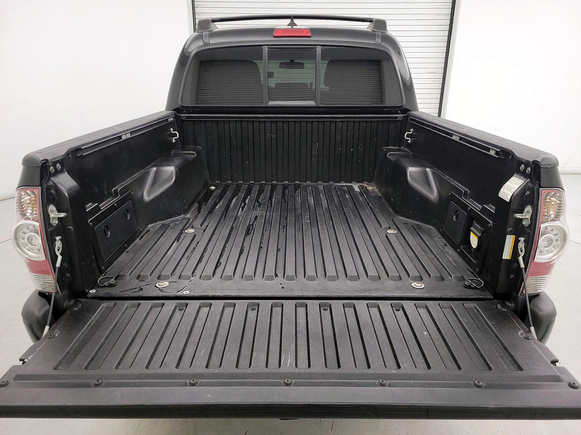 Thumbnail: 2015 Toyota Tacoma - 18