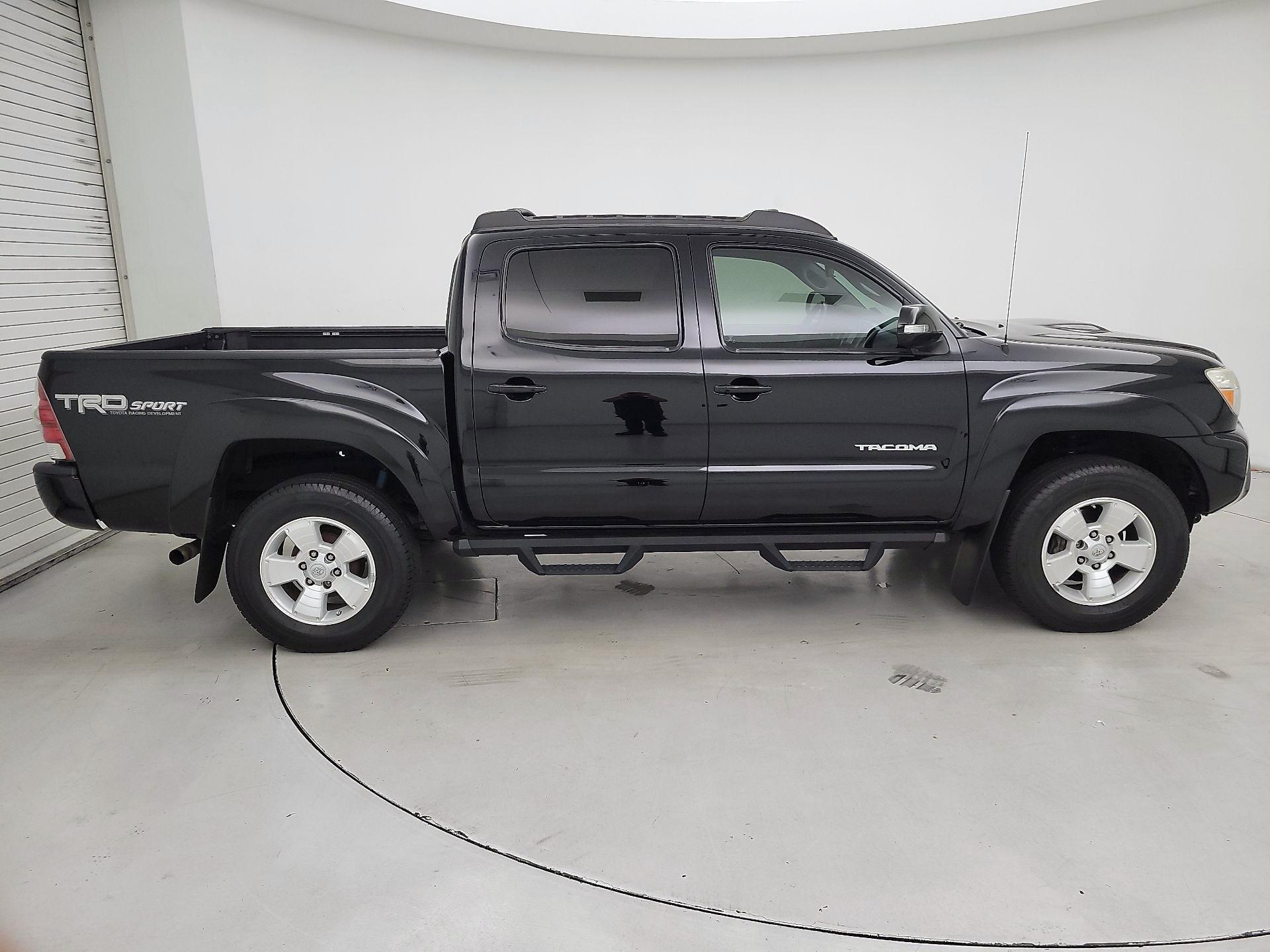 Thumbnail: 2015 Toyota Tacoma - 4
