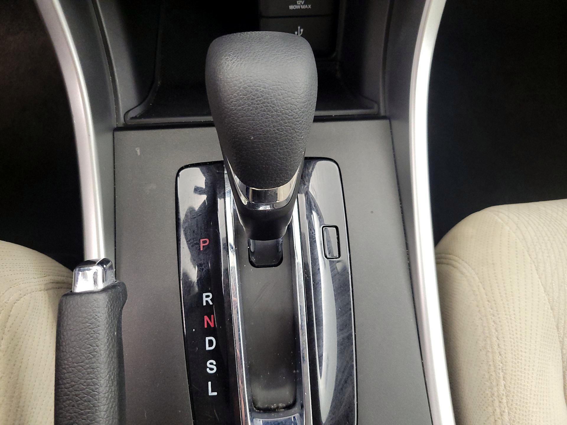 Thumbnail: 2015 Honda Accord - 17