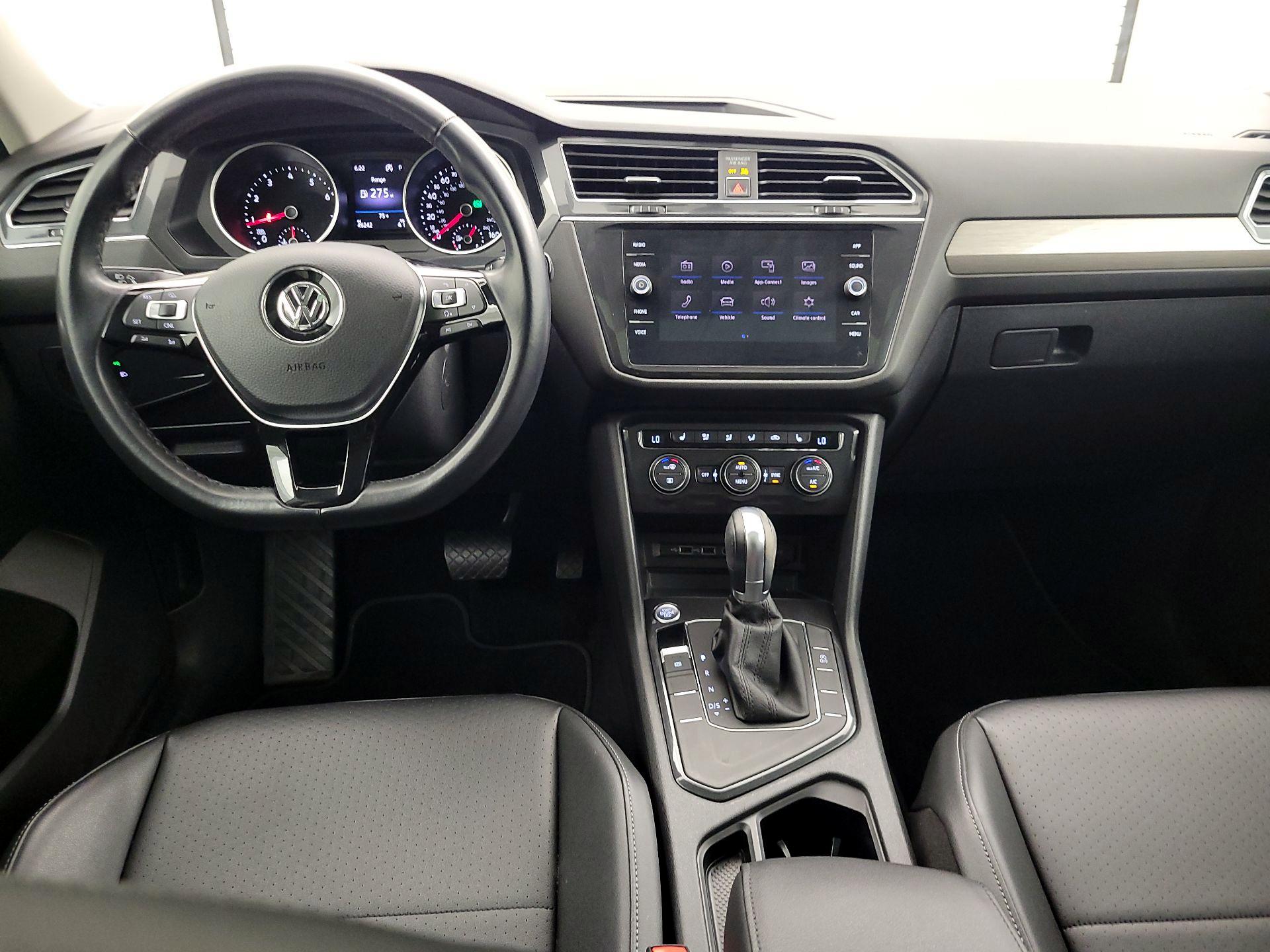 Thumbnail: 2018 Volkswagen Tiguan - 9