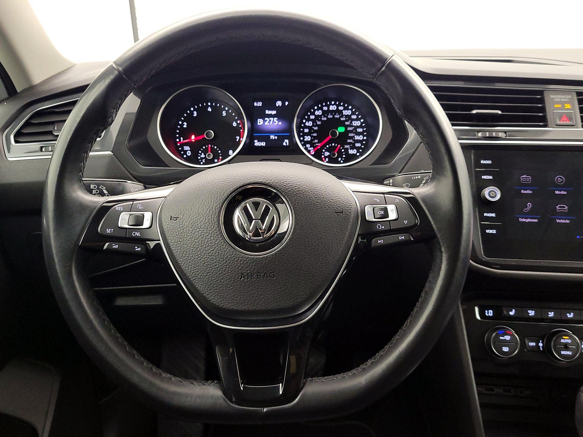 Thumbnail: 2018 Volkswagen Tiguan - 10