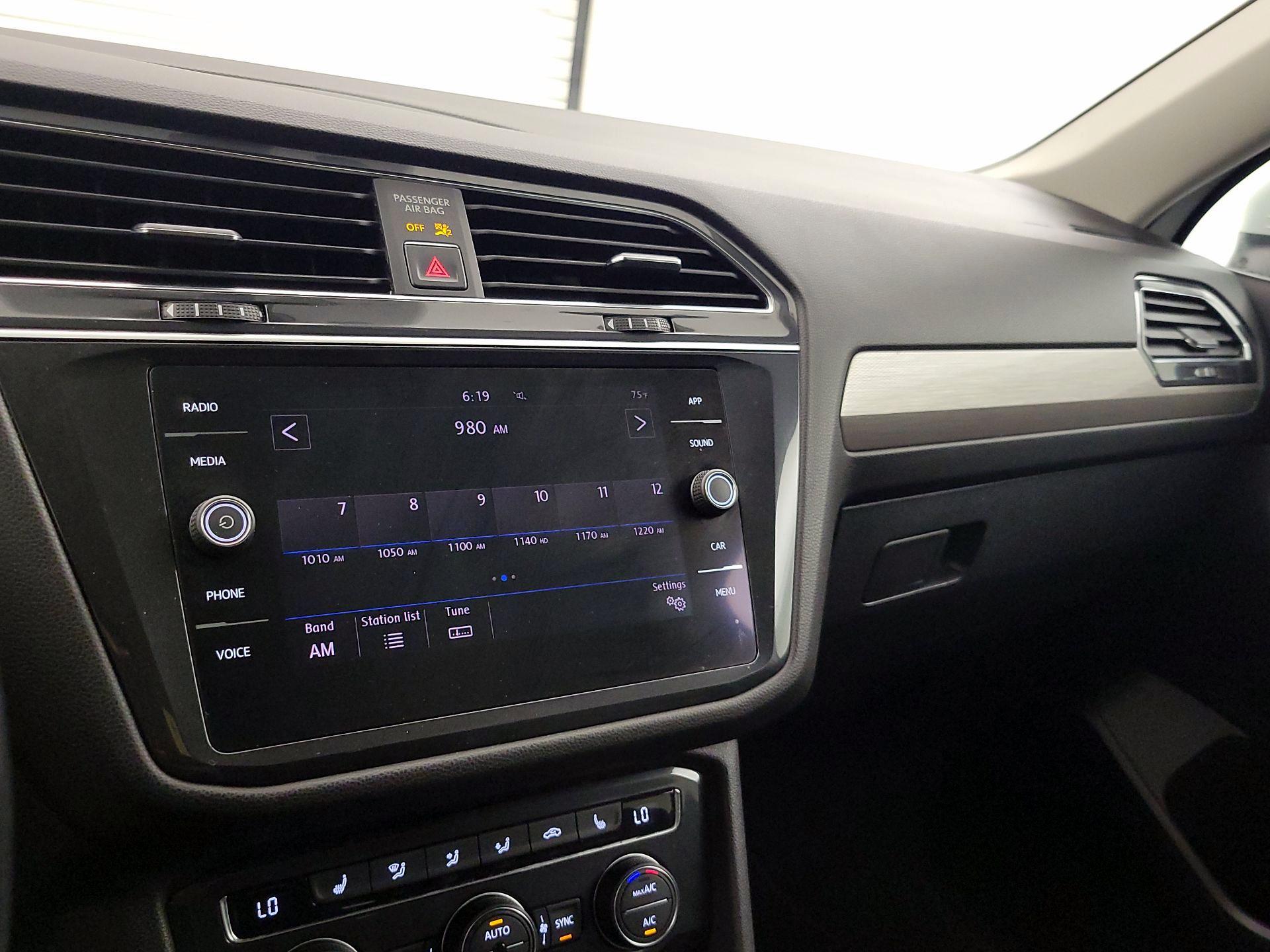 Thumbnail: 2018 Volkswagen Tiguan - 15