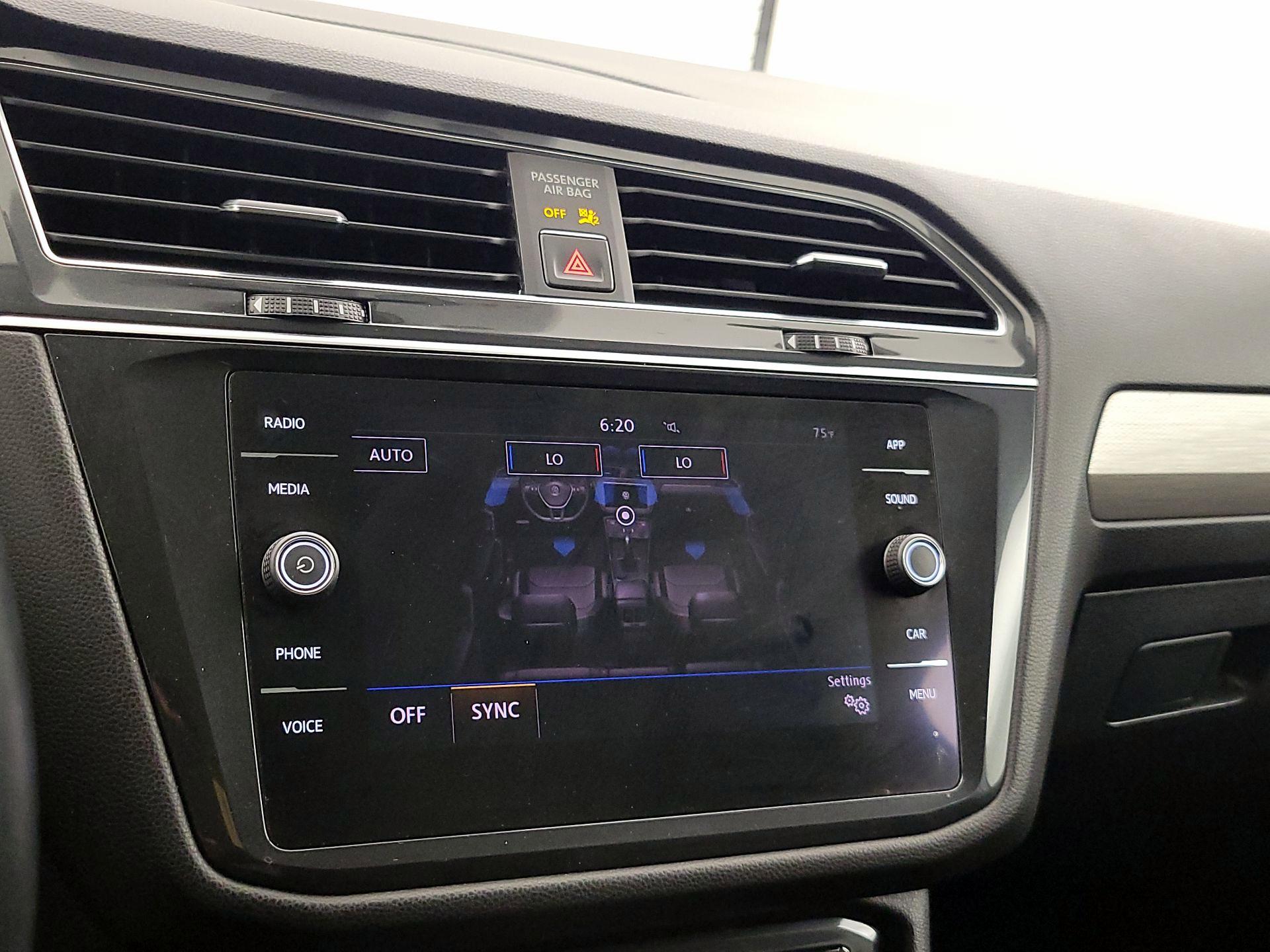 Thumbnail: 2018 Volkswagen Tiguan - 16