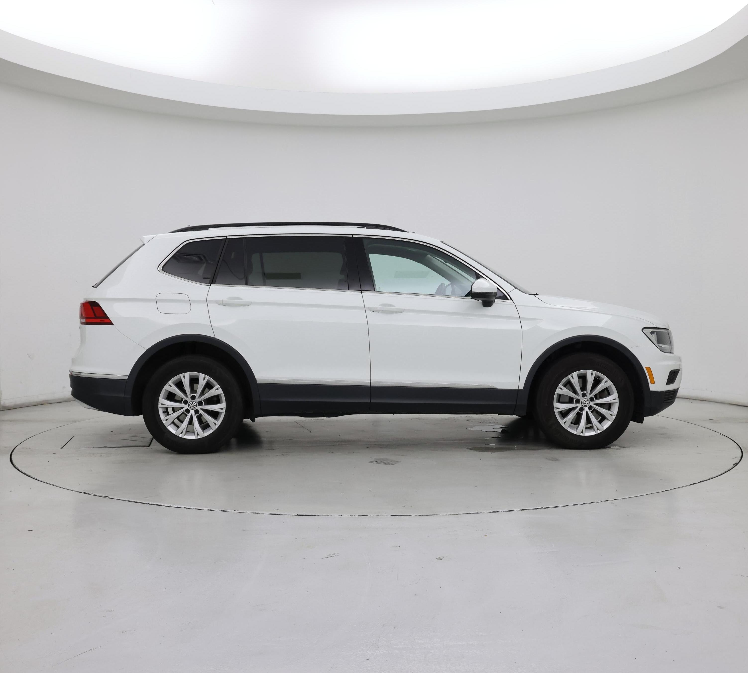 Thumbnail: 2018 Volkswagen Tiguan - 7
