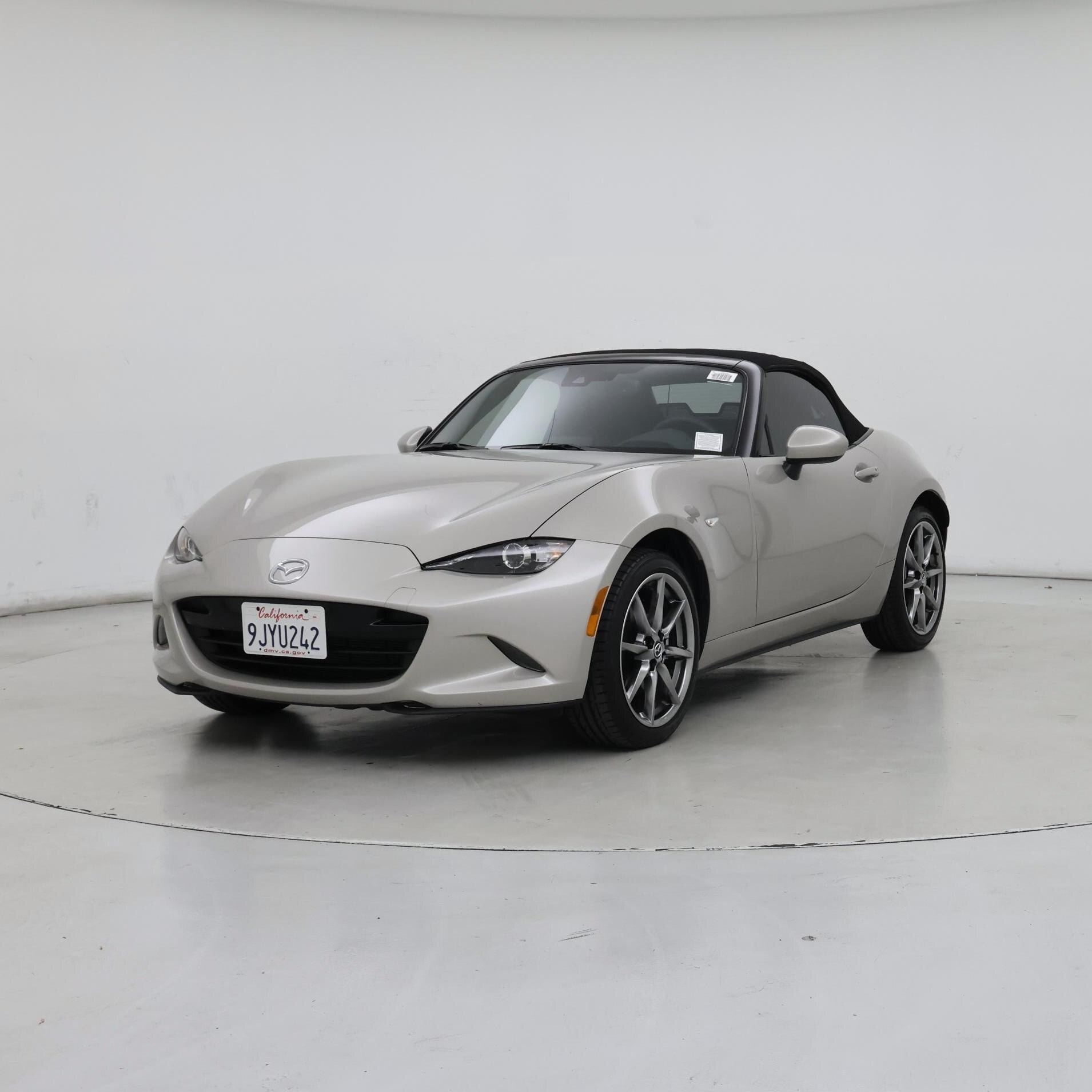 Thumbnail: 2023 Mazda MX-5 Miata - 4