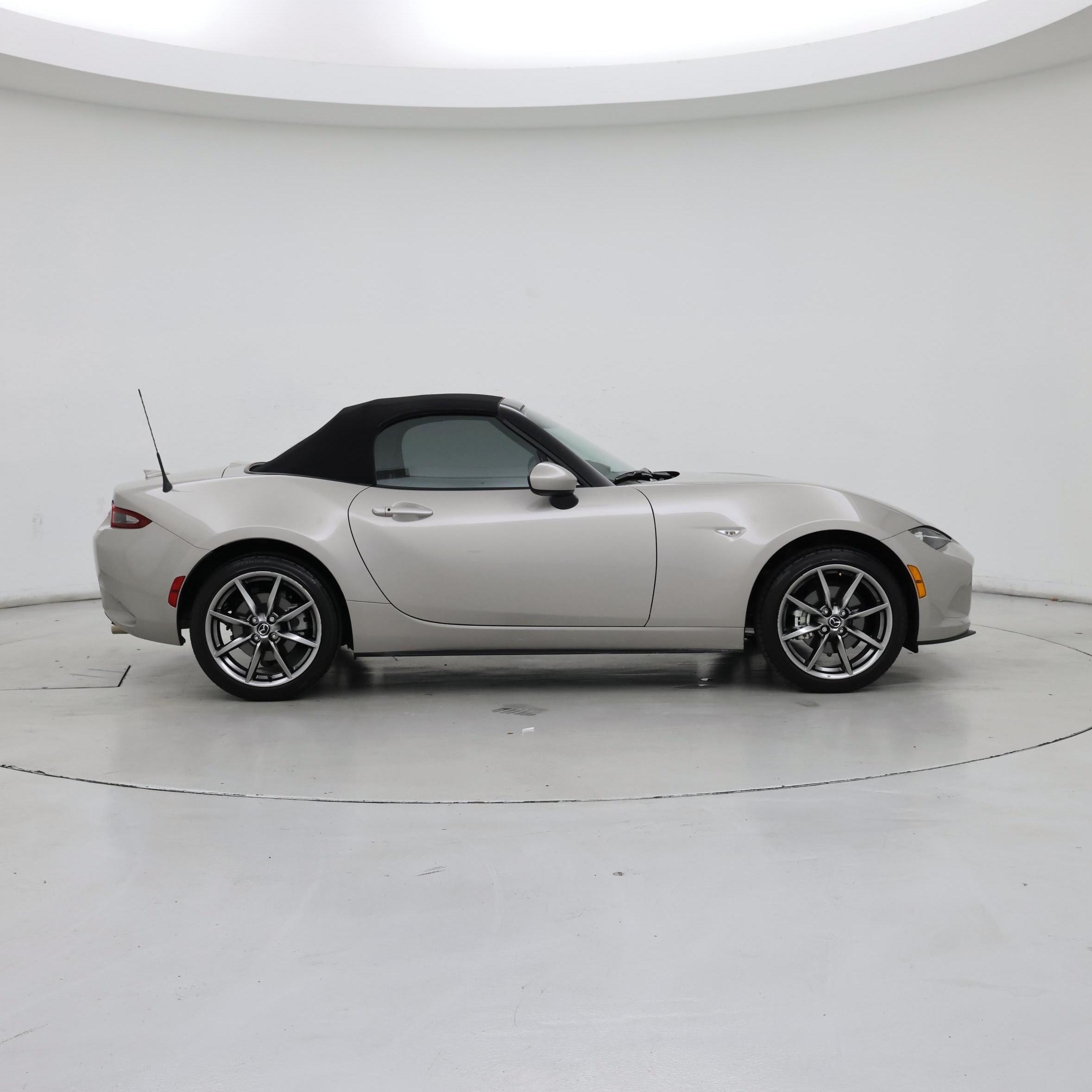 Thumbnail: 2023 Mazda MX-5 Miata - 7