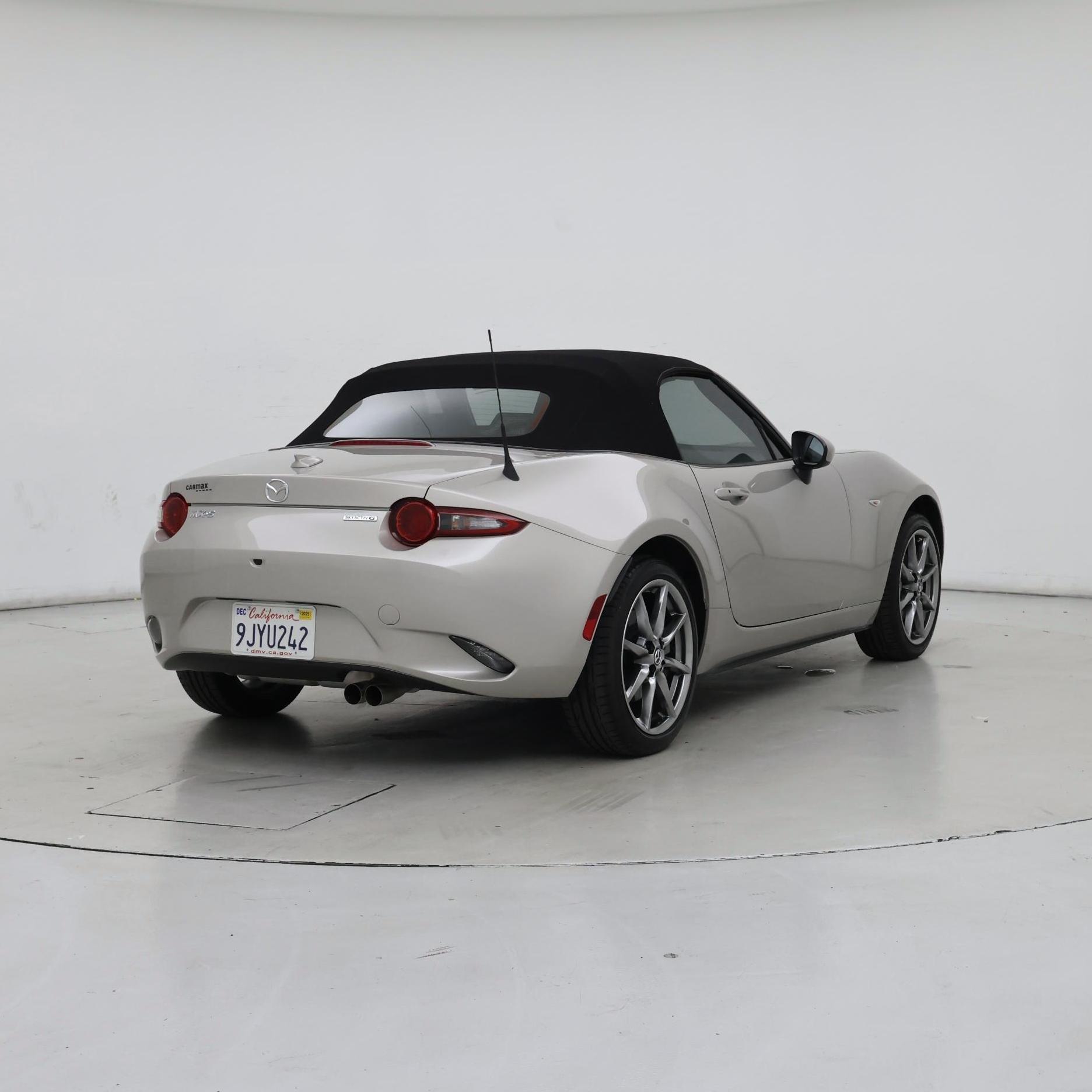 Thumbnail: 2023 Mazda MX-5 Miata - 8