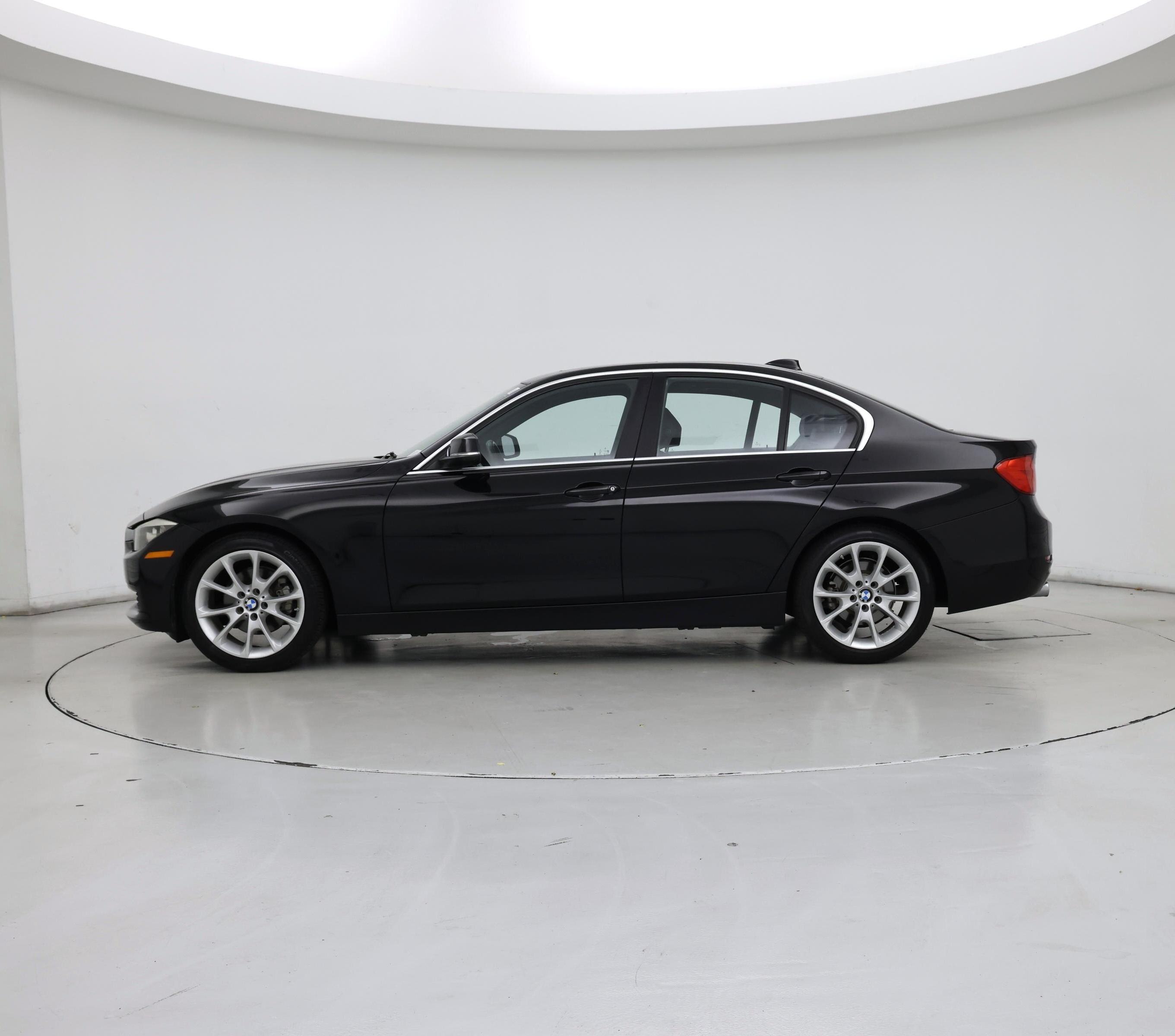 Thumbnail: 2015 BMW 3 Series - 3