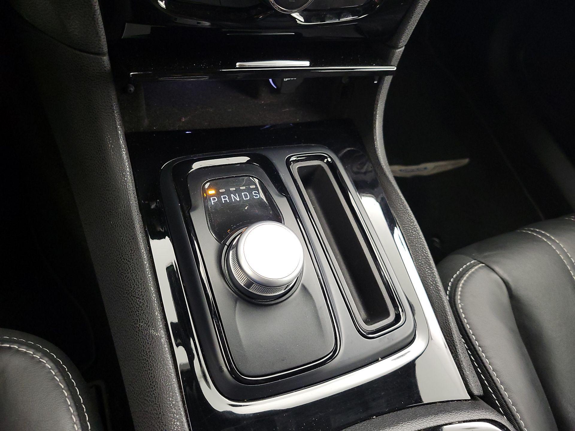 Thumbnail: 2018 Chrysler 300 - 18