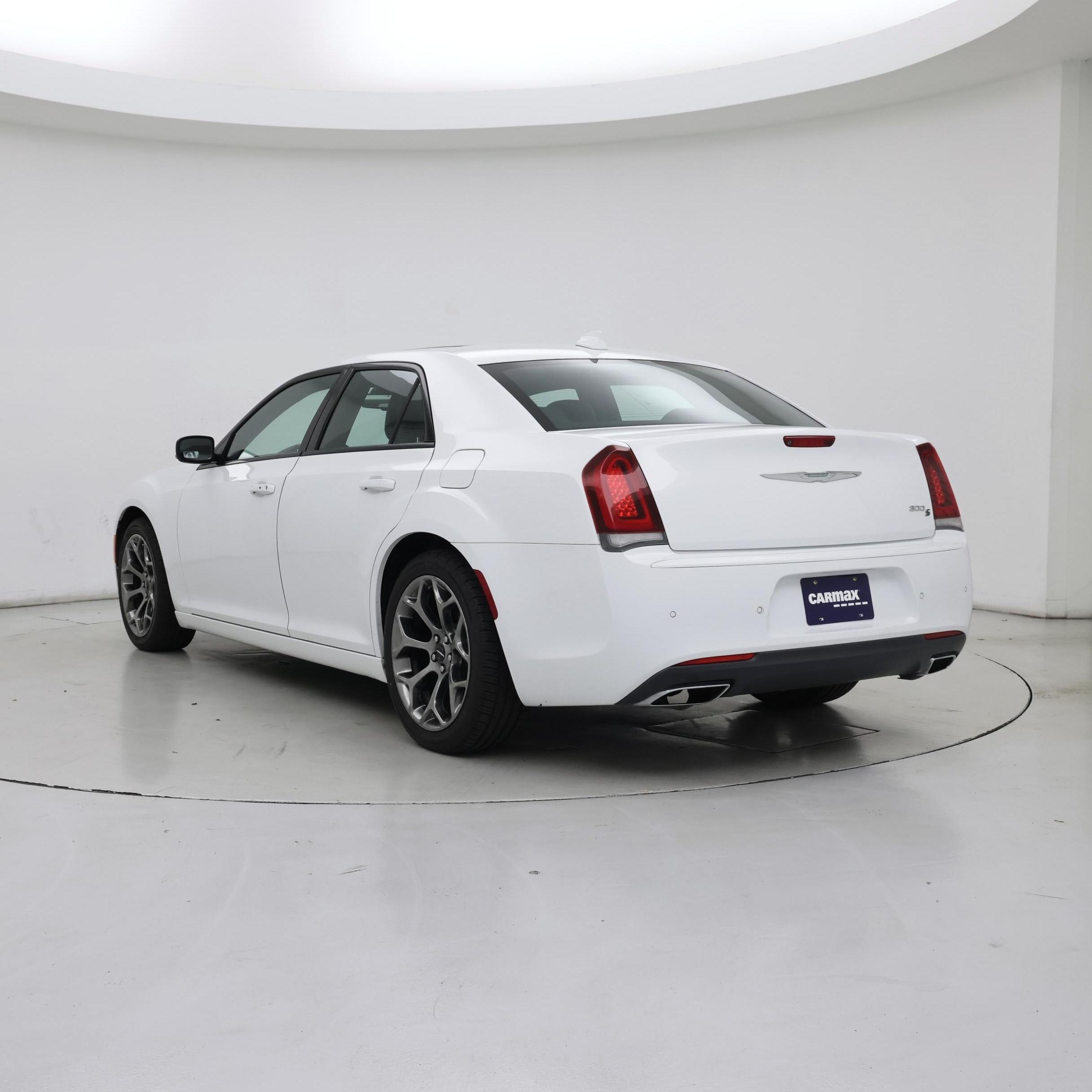 Thumbnail: 2018 Chrysler 300 - 2