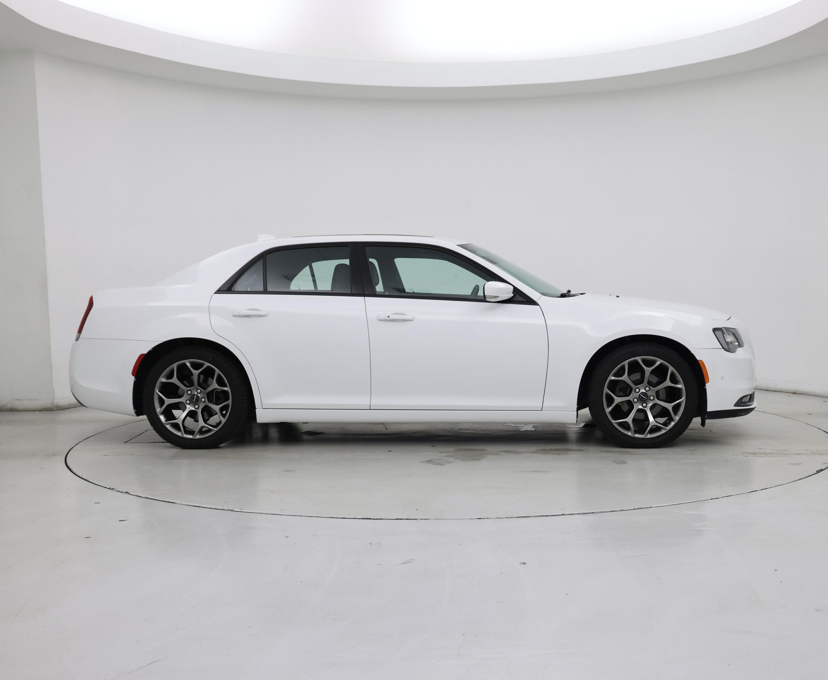 Thumbnail: 2018 Chrysler 300 - 7