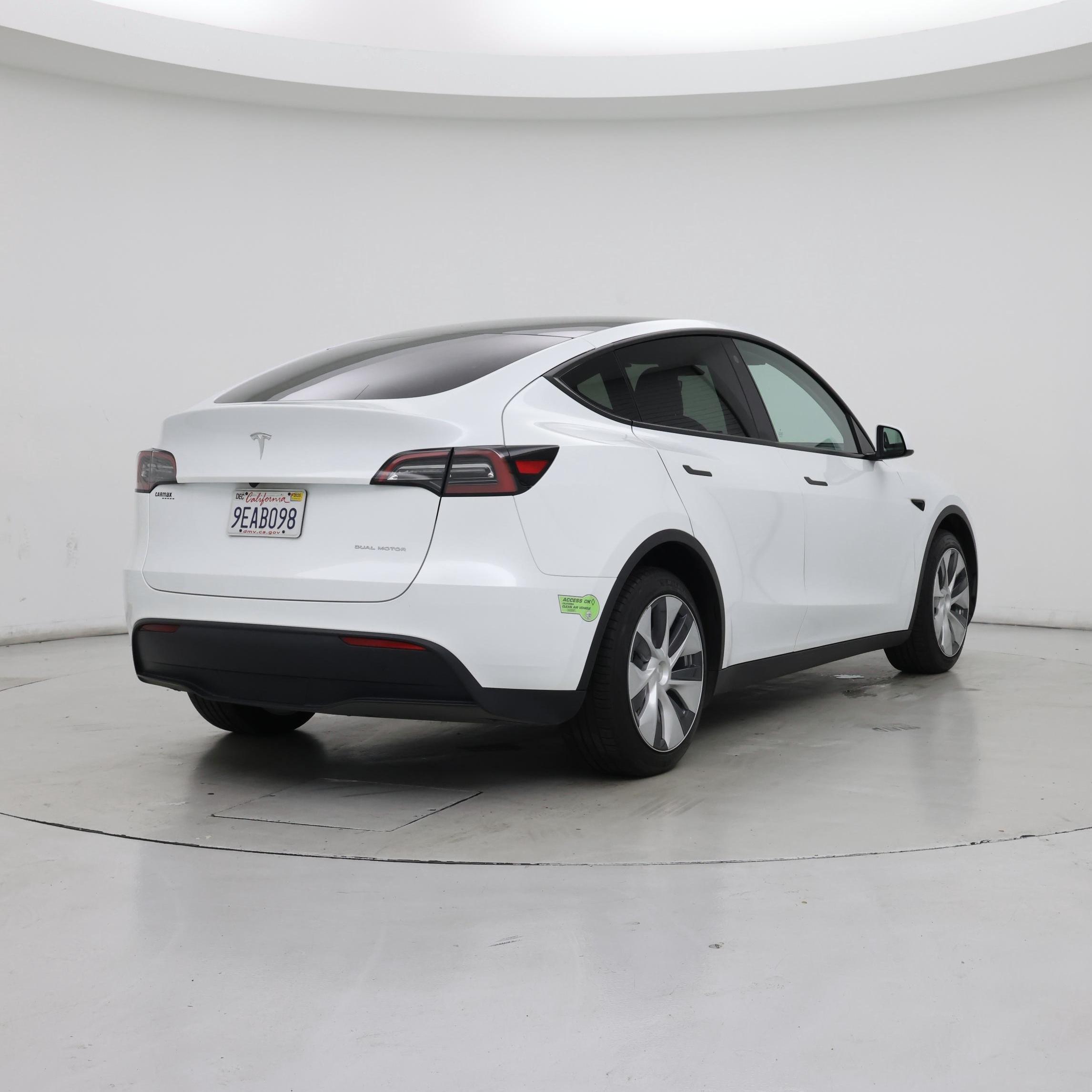 Thumbnail: 2023 Tesla Model Y - 8