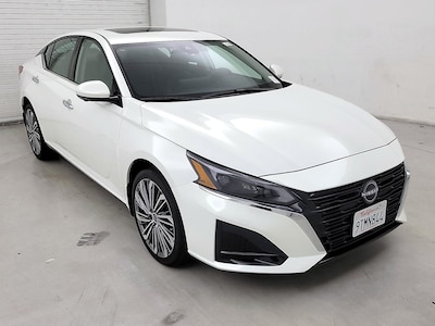 White 2024 Nissan Altima SL