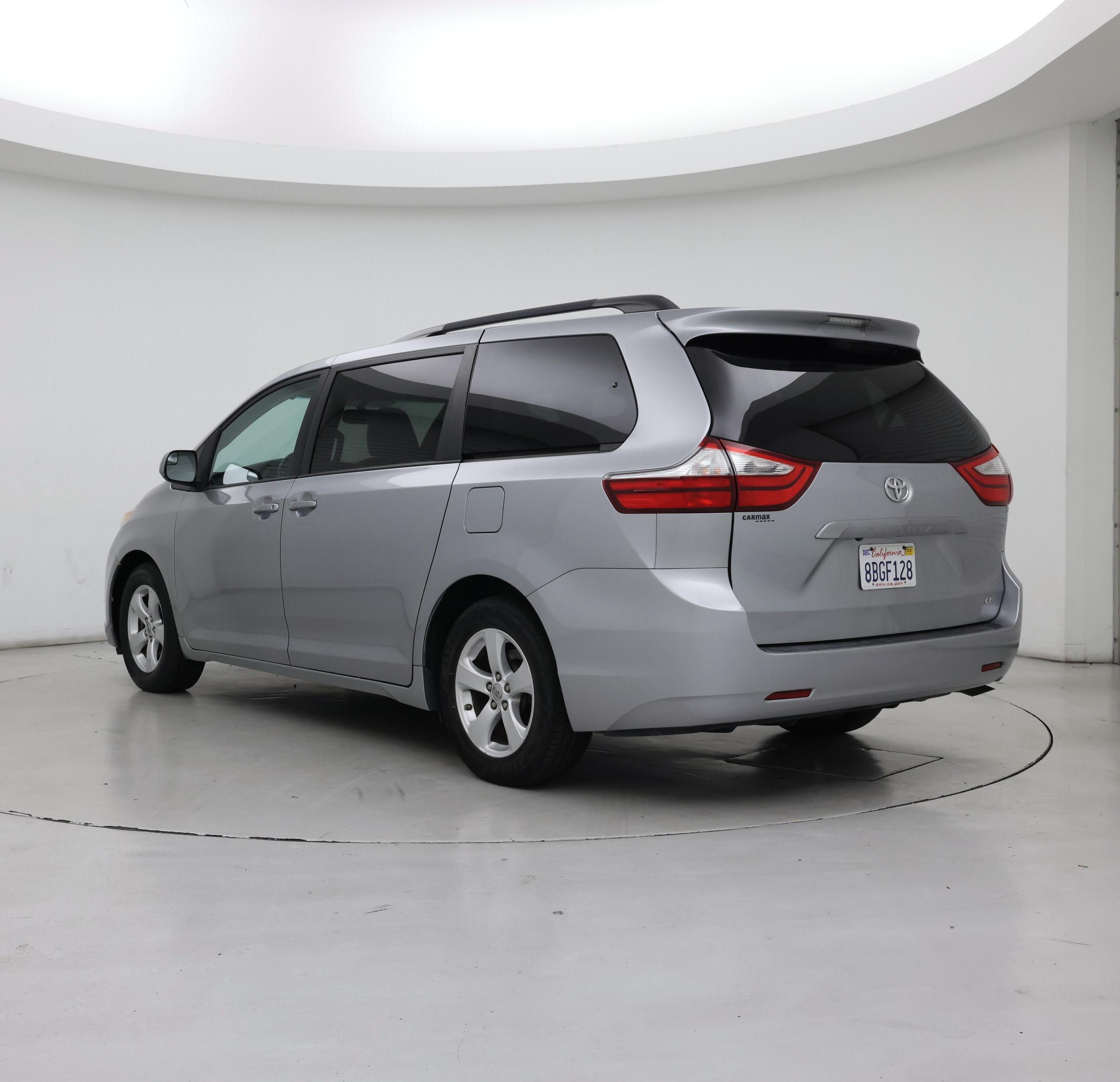 Thumbnail: 2017 Toyota Sienna - 2