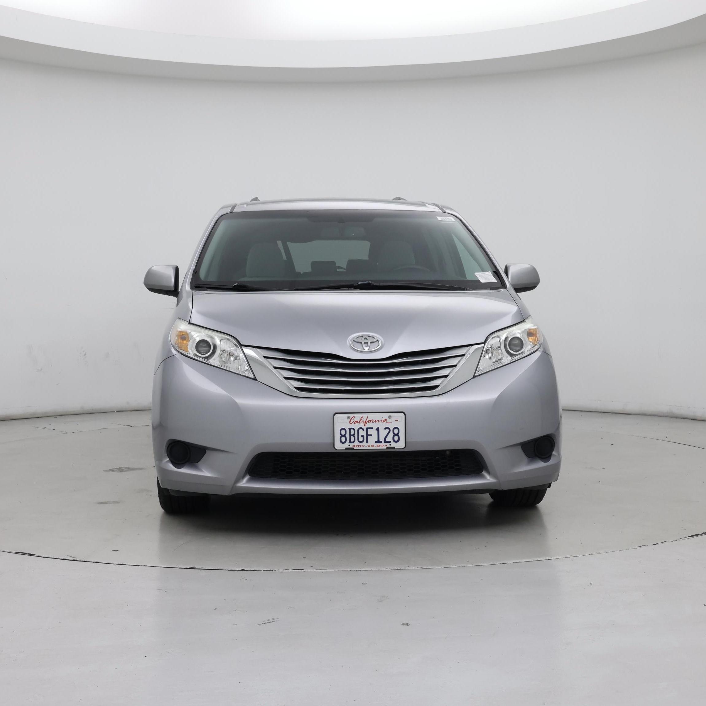 Thumbnail: 2017 Toyota Sienna - 5