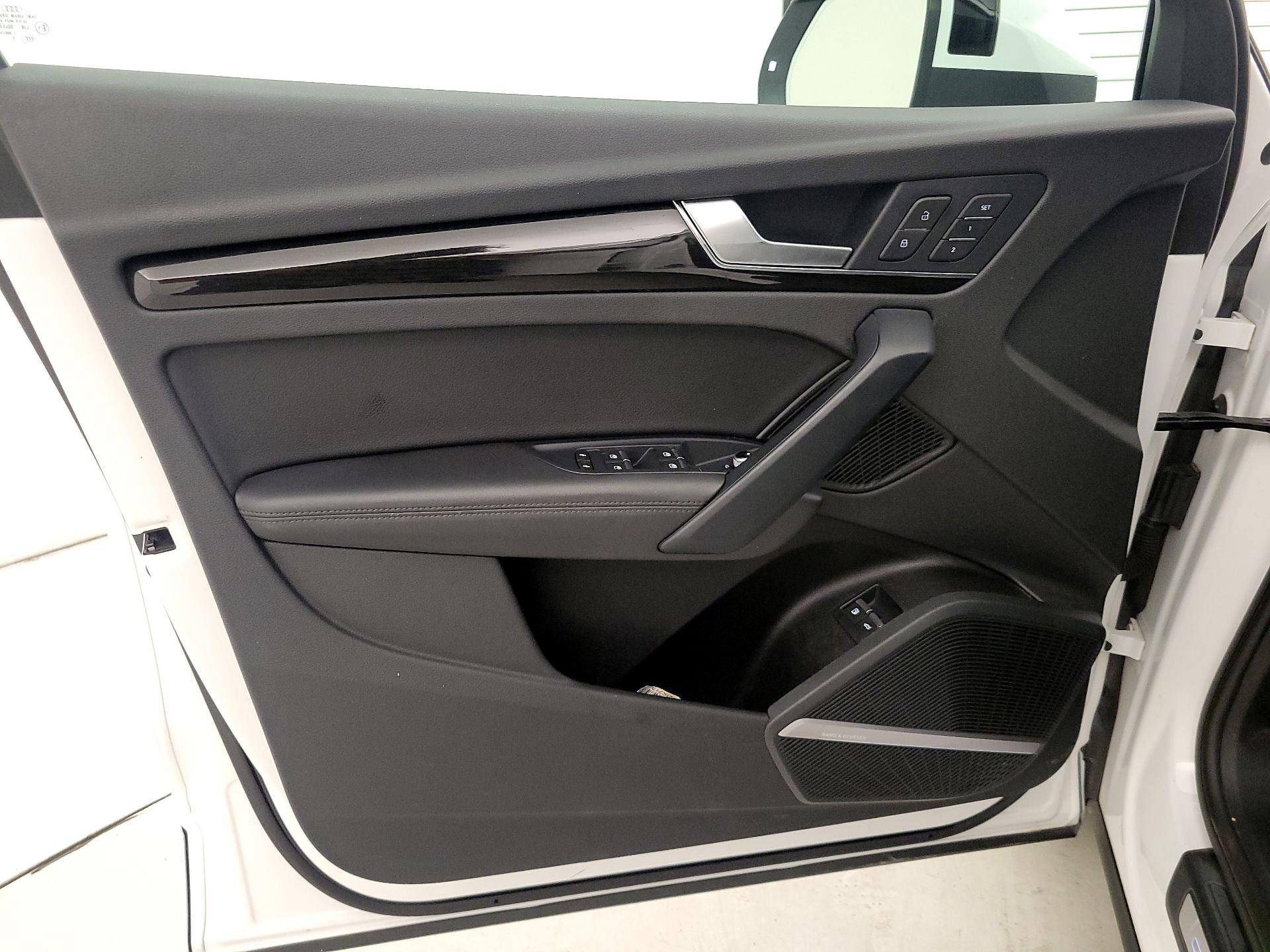 Thumbnail: 2020 Audi Q5 - 12