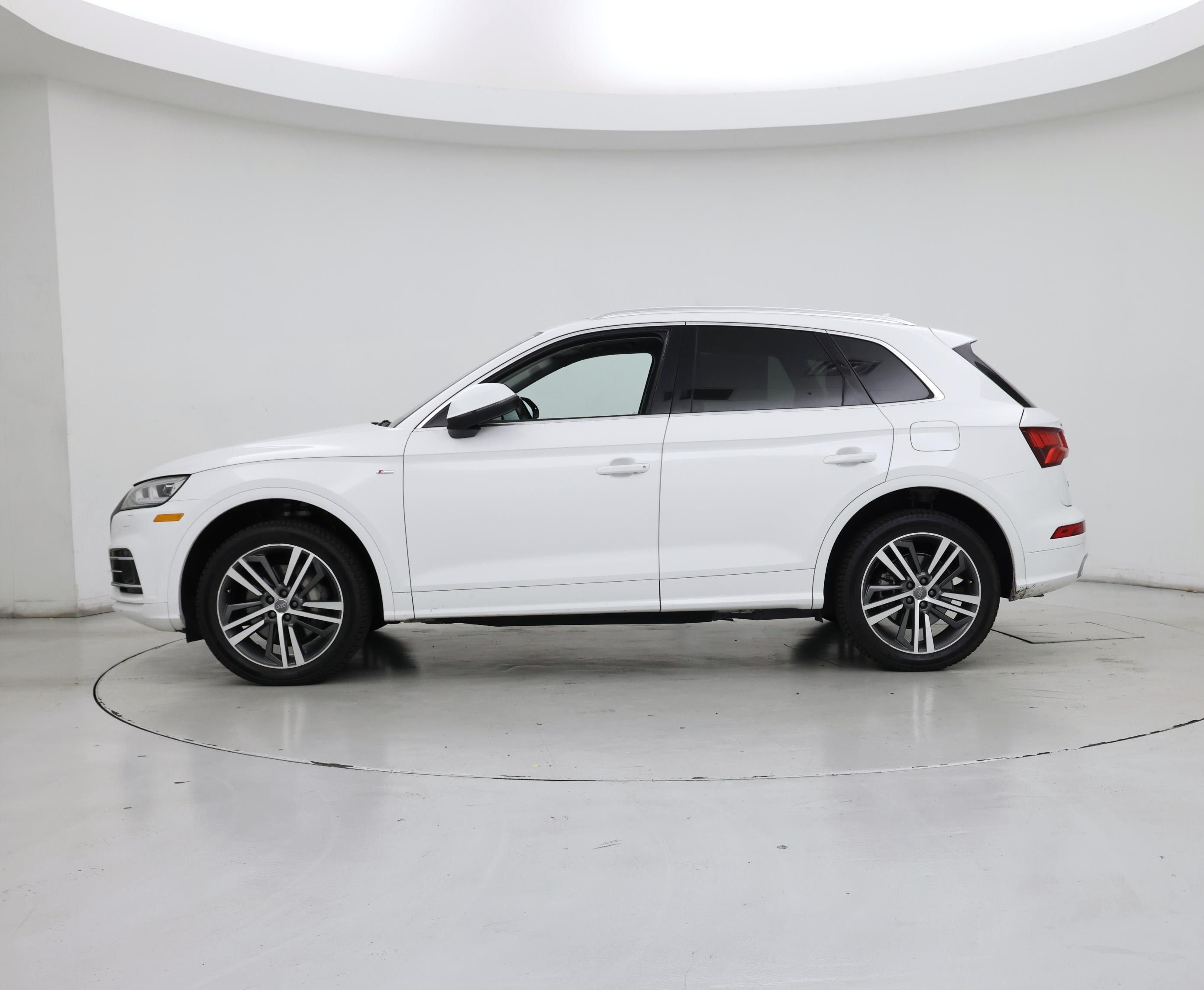 Thumbnail: 2020 Audi Q5 - 3
