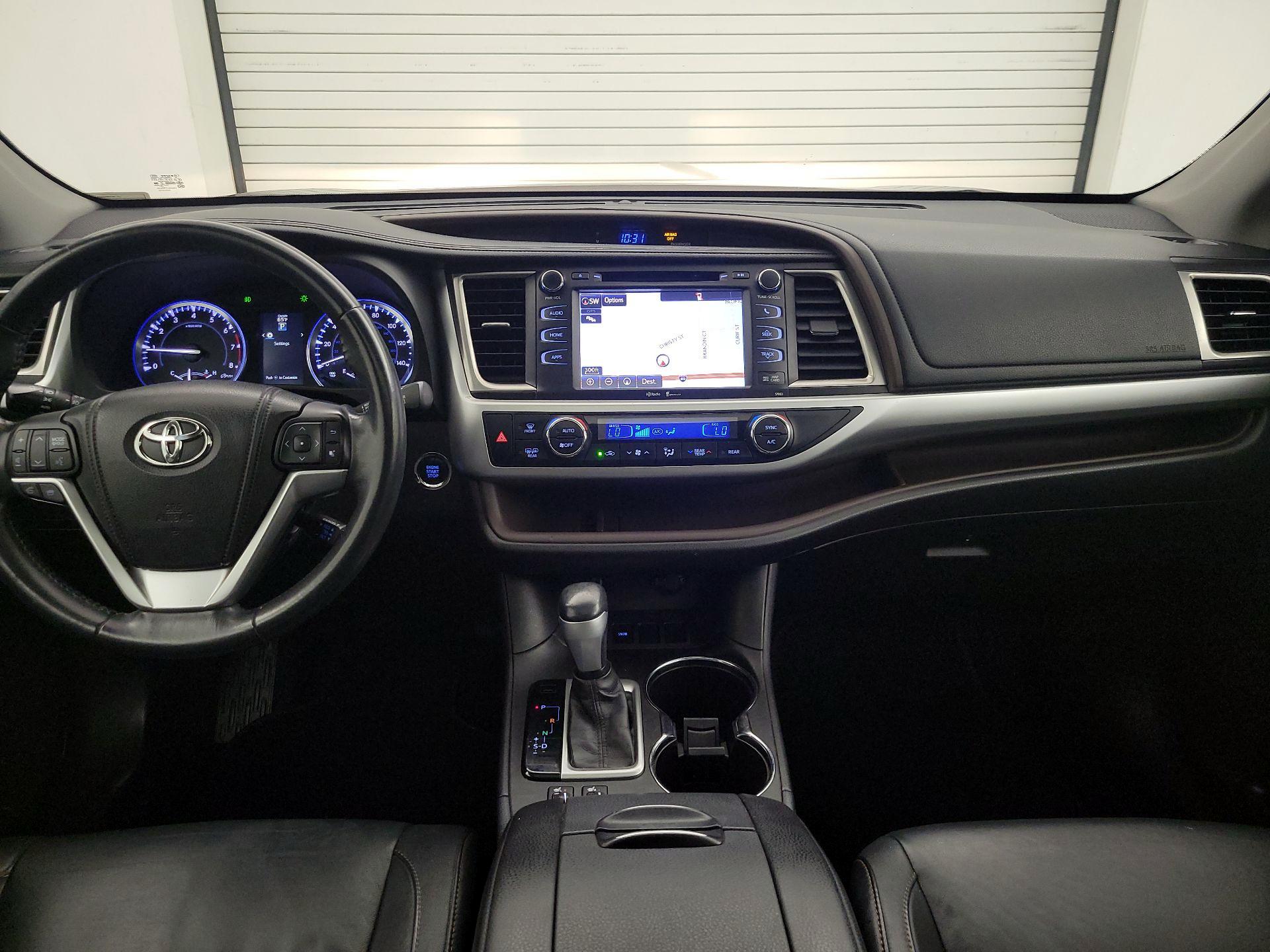 Thumbnail: 2015 Toyota Highlander - 9