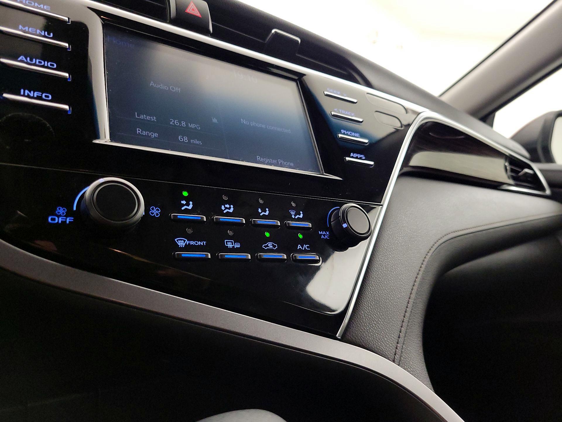 Thumbnail: 2018 Toyota Camry - 16