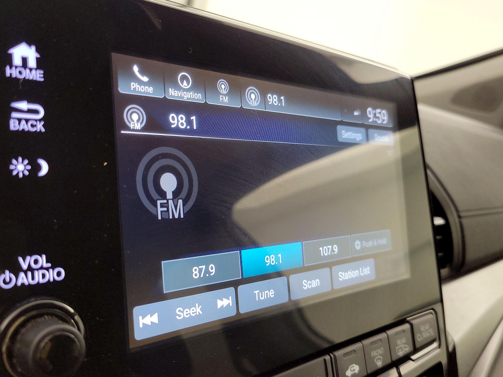 Thumbnail: 2019 Honda Odyssey - 16